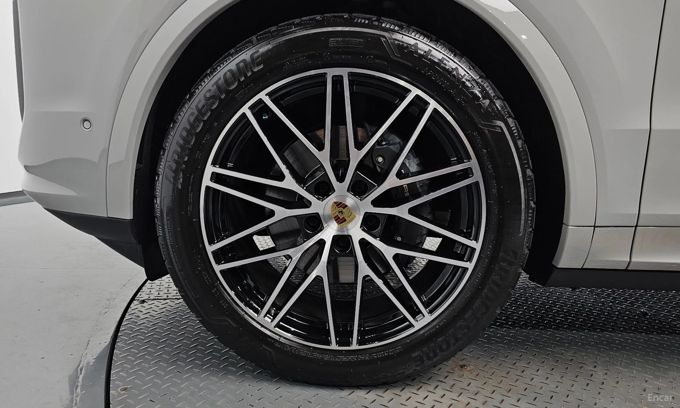 Porsche Cayenne (PO536) превью 5