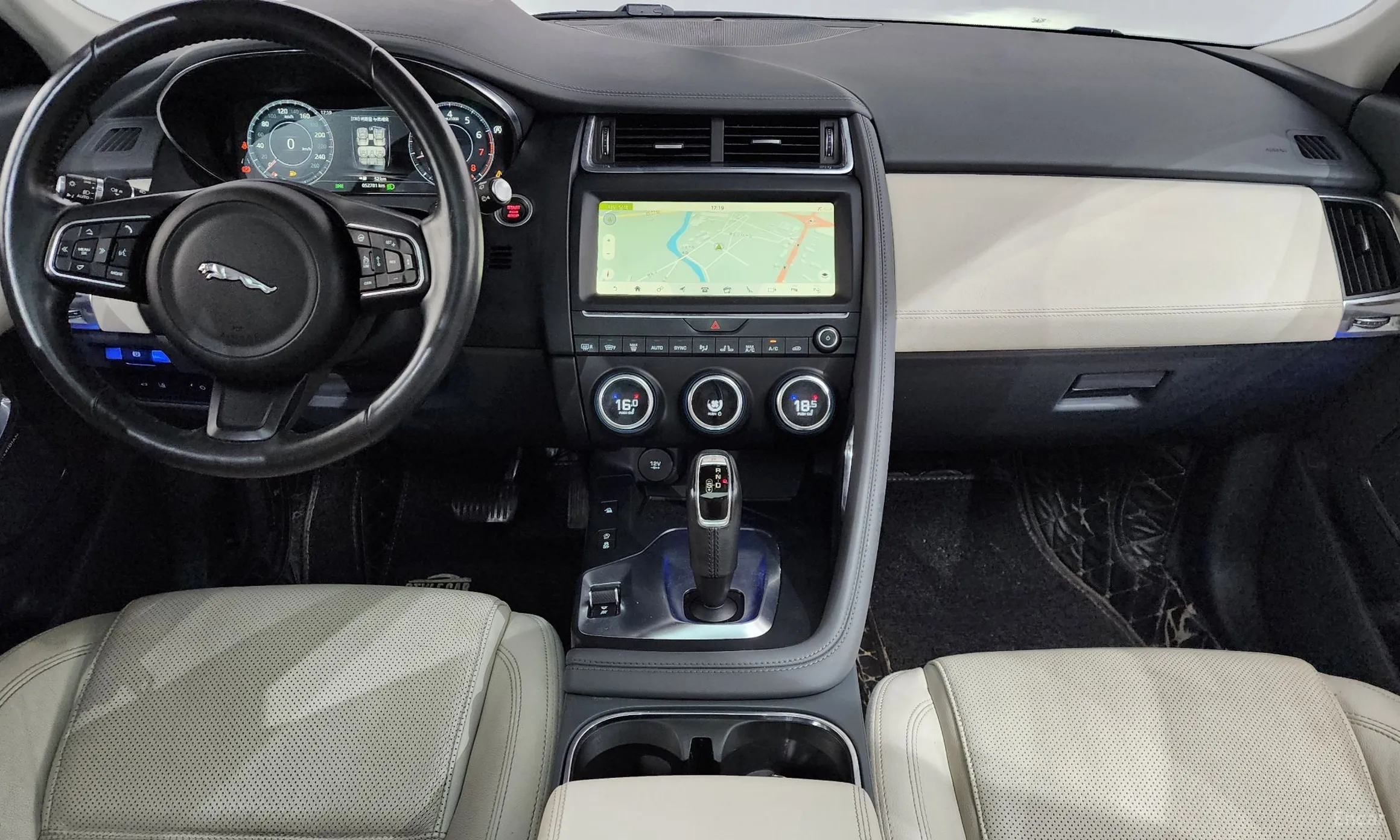 Jaguar E-PACE превью 7