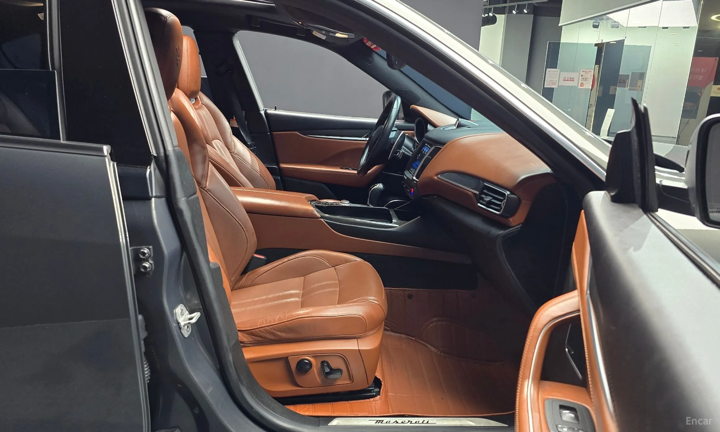 Maserati Levante превью 11