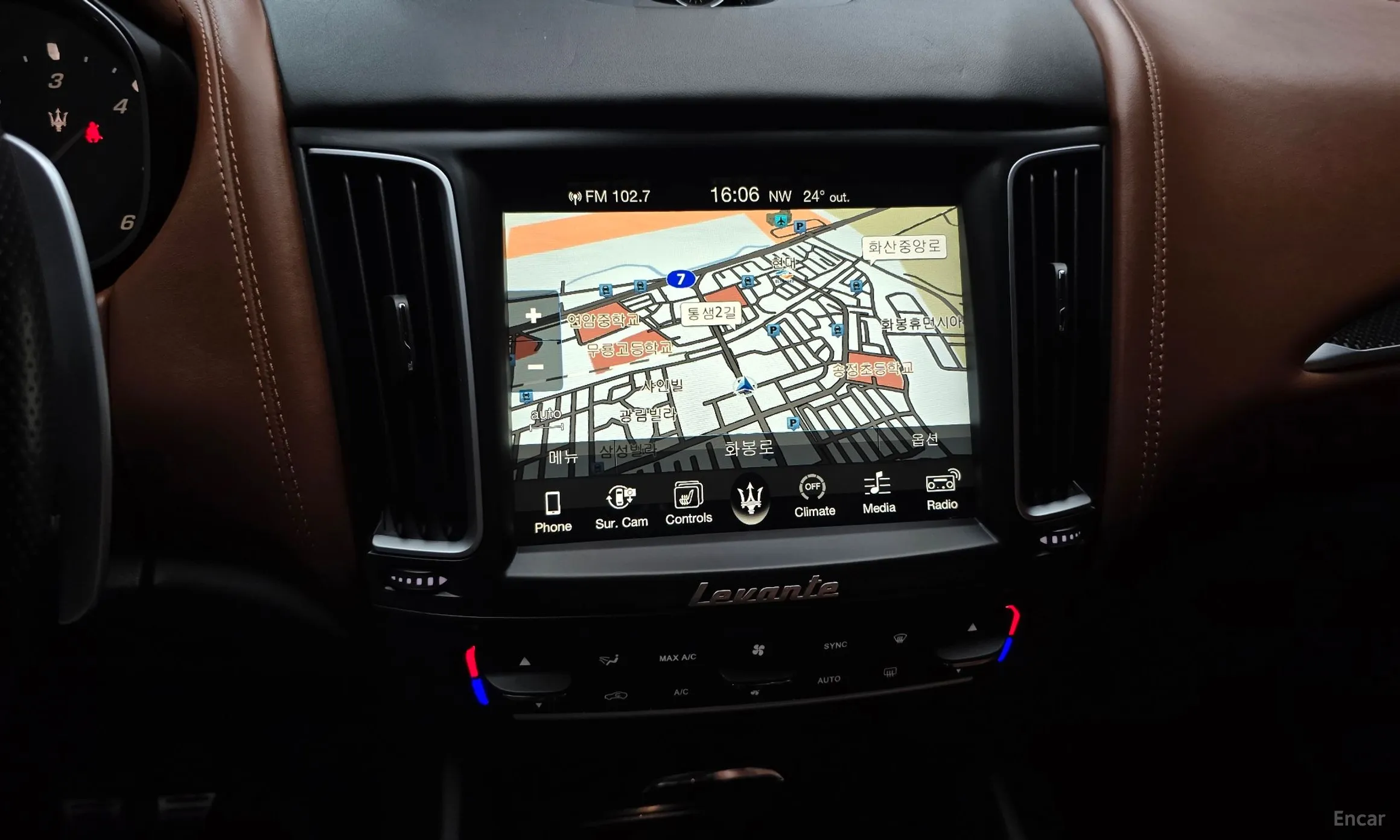 Maserati Levante превью 14