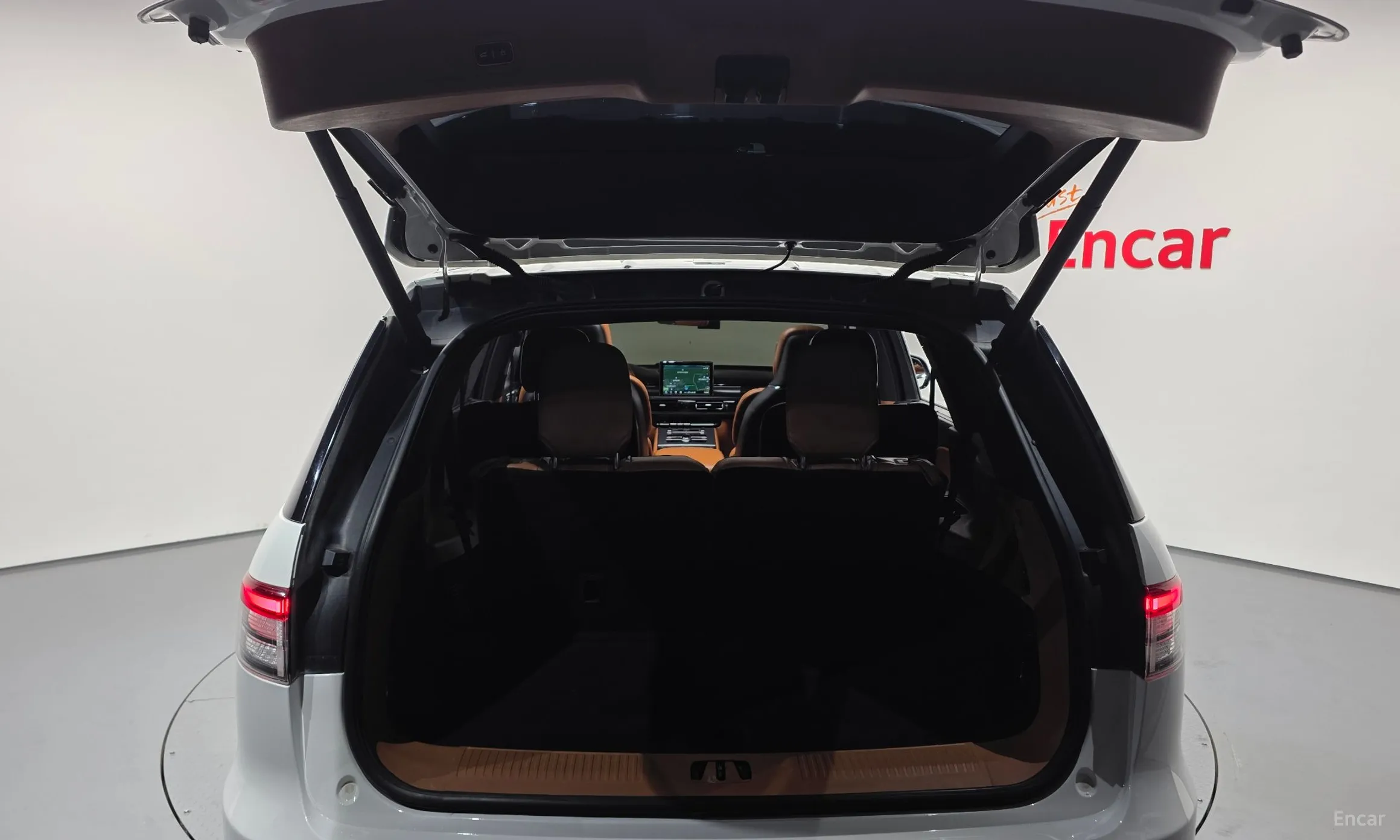 Lincoln Aviator 2nd Generation превью 20
