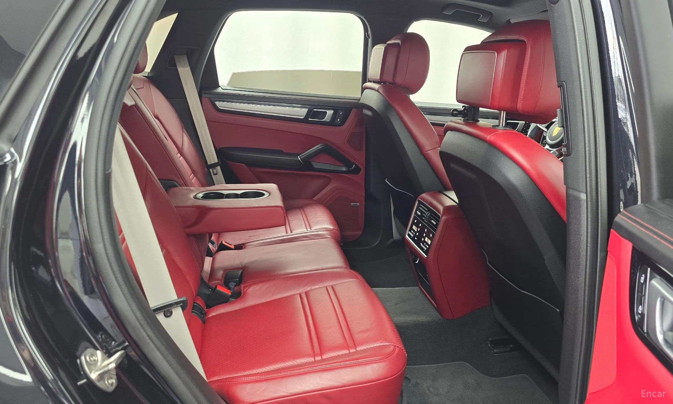 Porsche Cayenne (PO536) превью 11