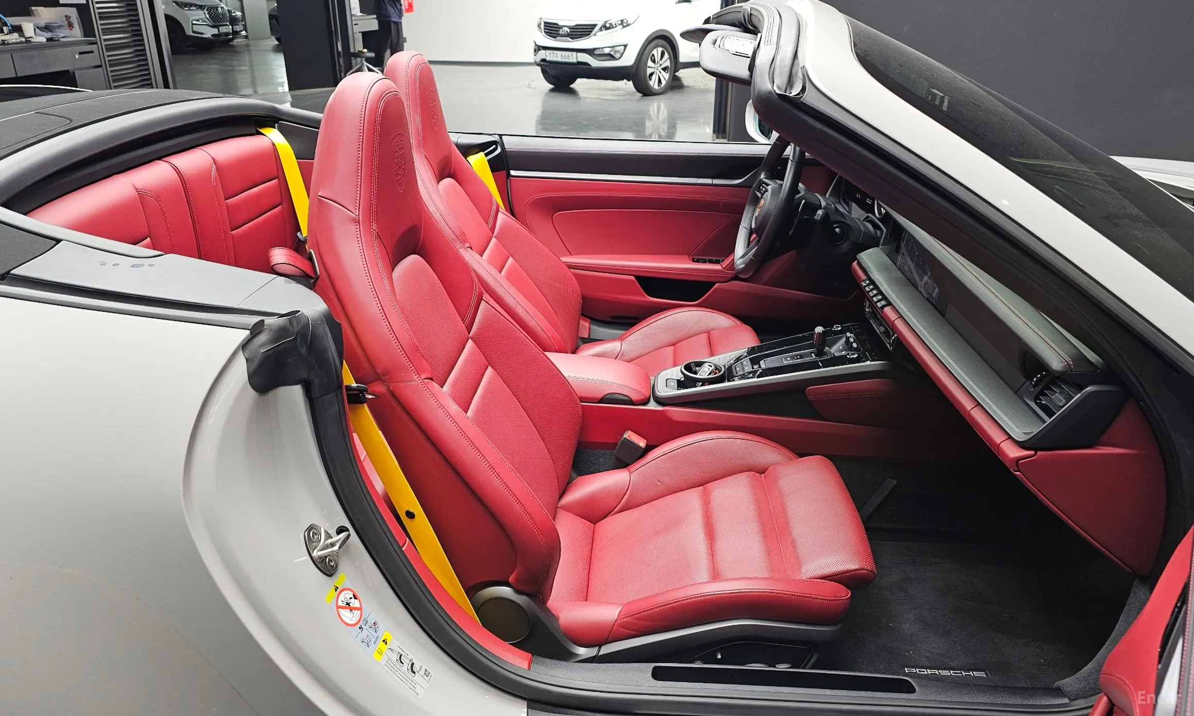 Porsche 911 (992) превью 10