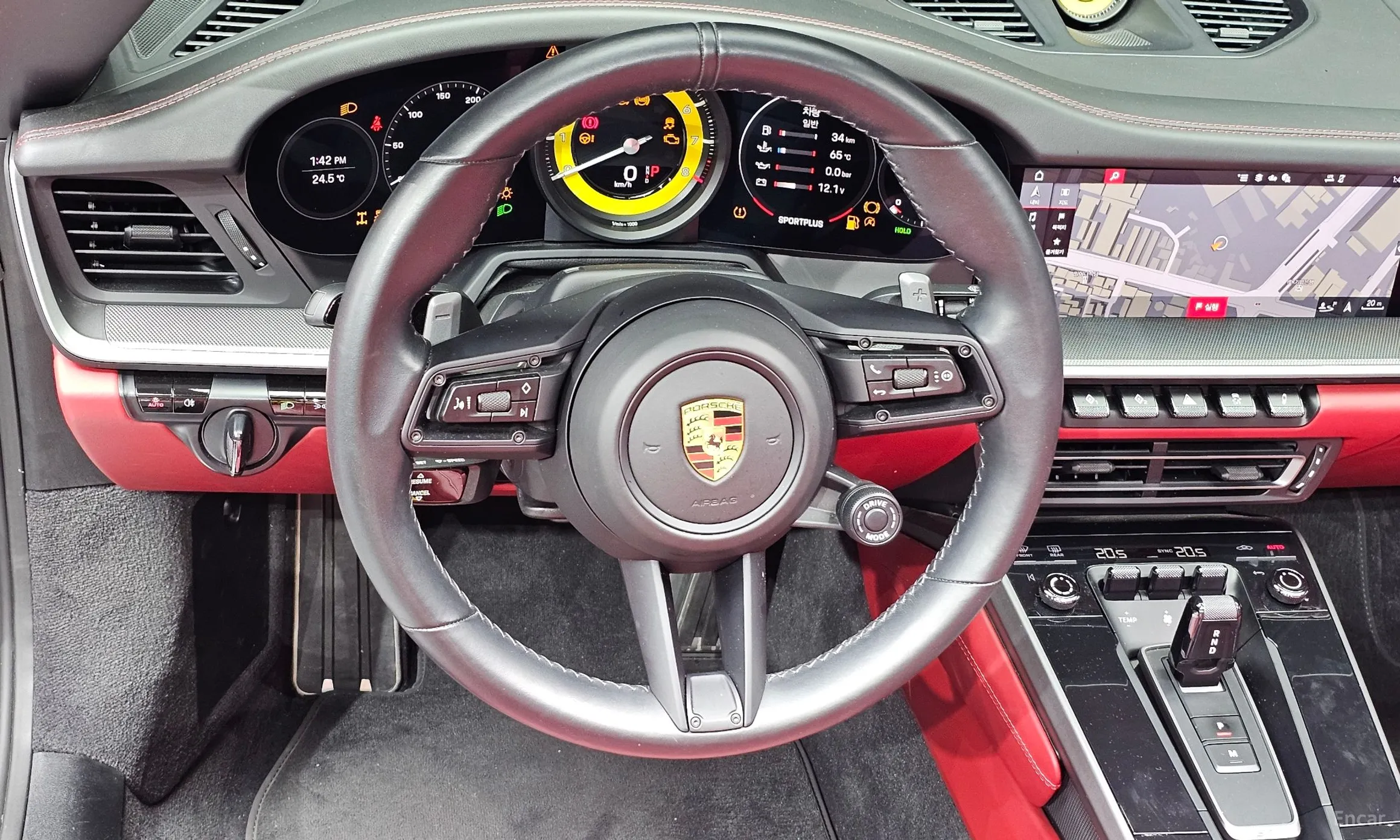 Porsche 911 (992) превью 13
