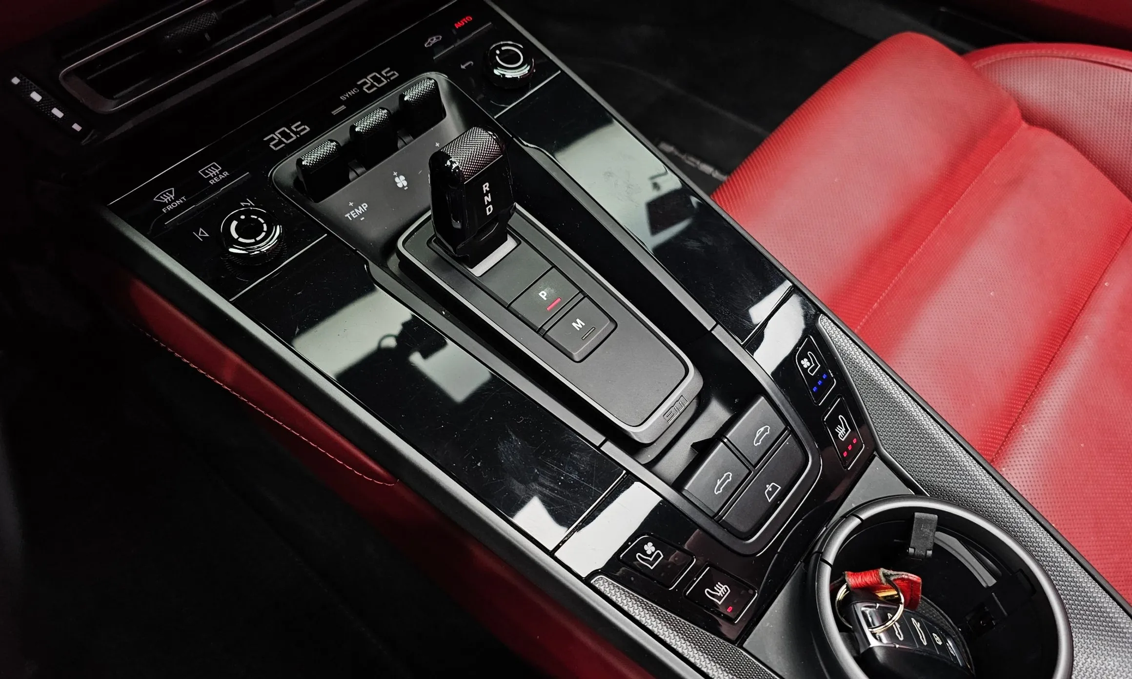 Porsche 911 (992) превью 9