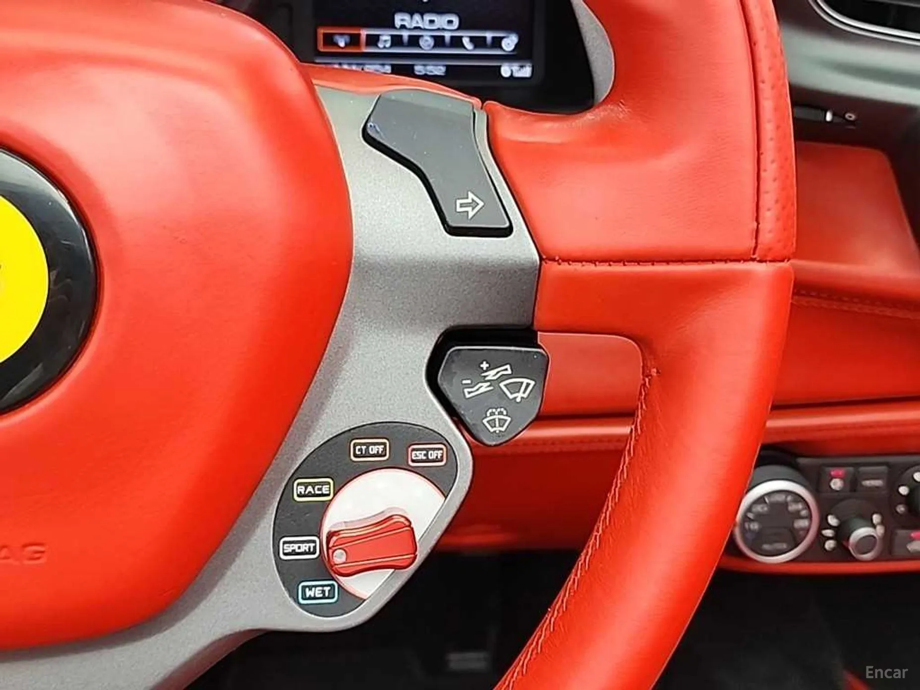 Ferrari 488 Spider превью 15