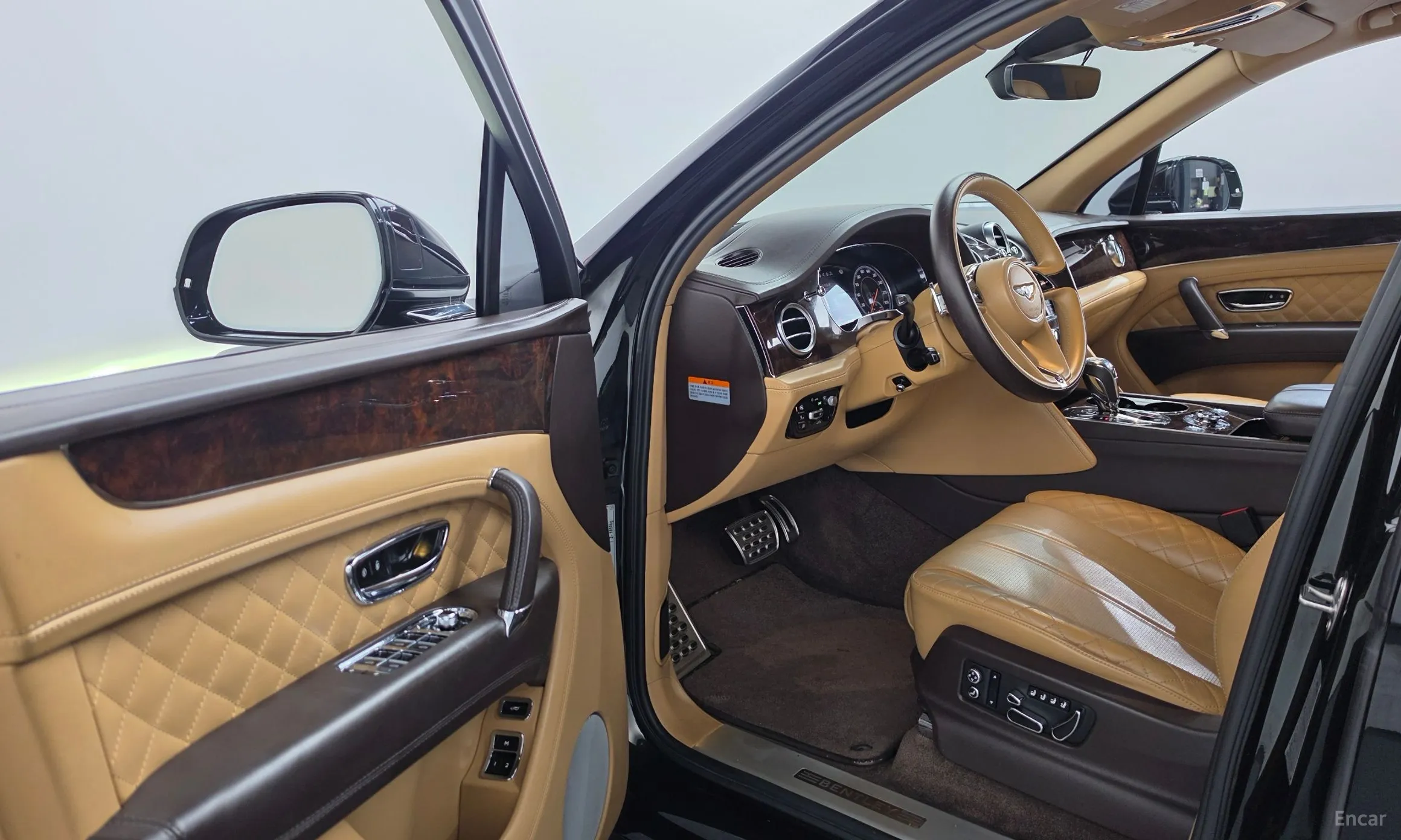 Bentley Bentayga превью 10