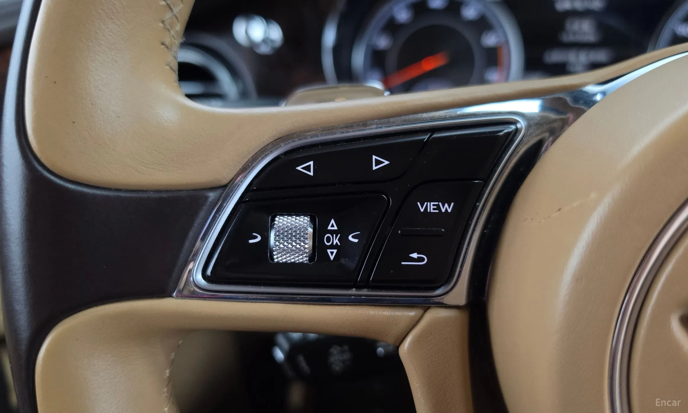 Bentley Bentayga превью 18