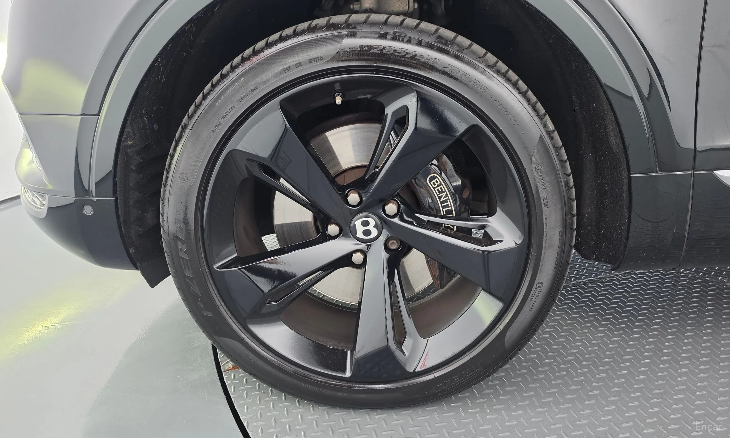 Bentley Bentayga превью 5