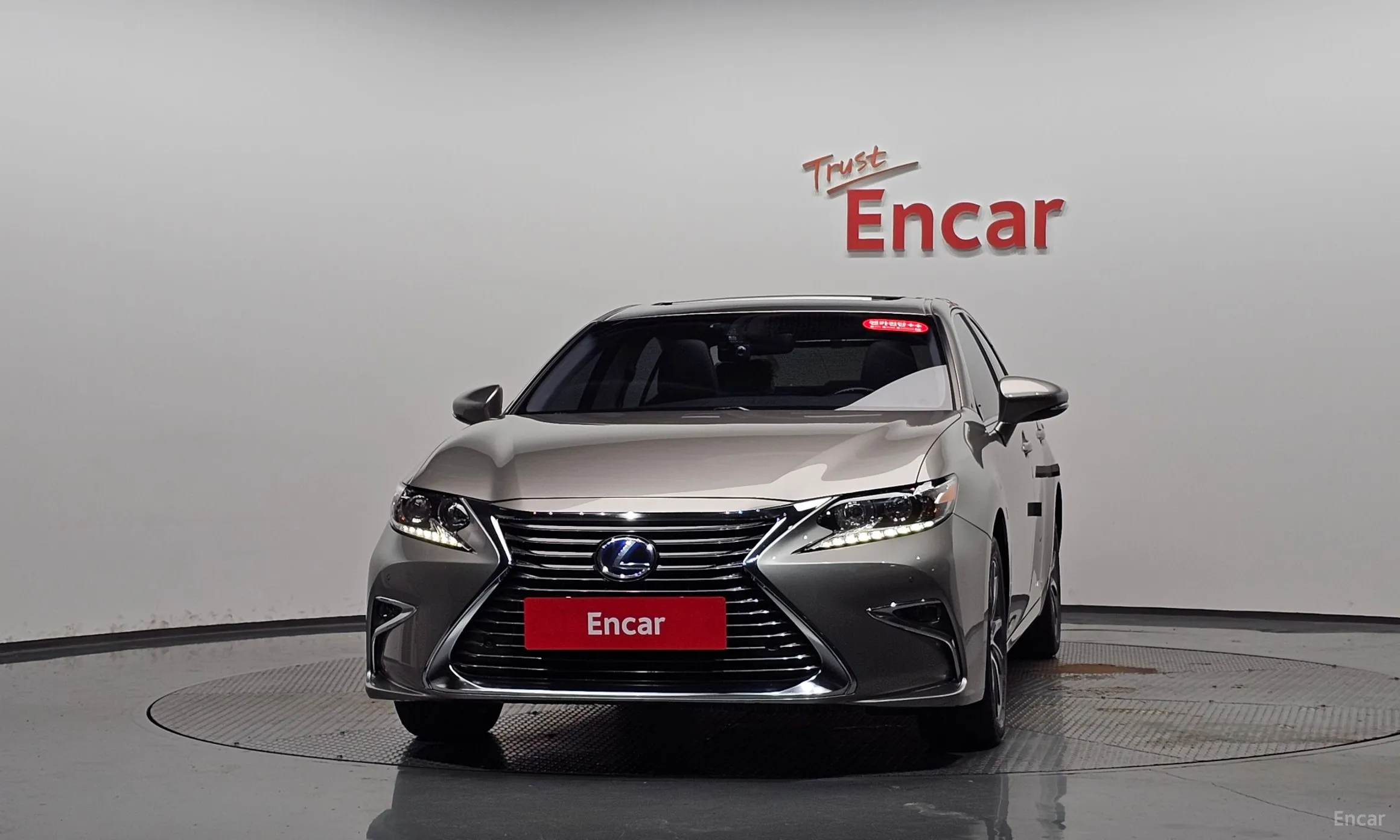 Lexus New ES300h превью 3