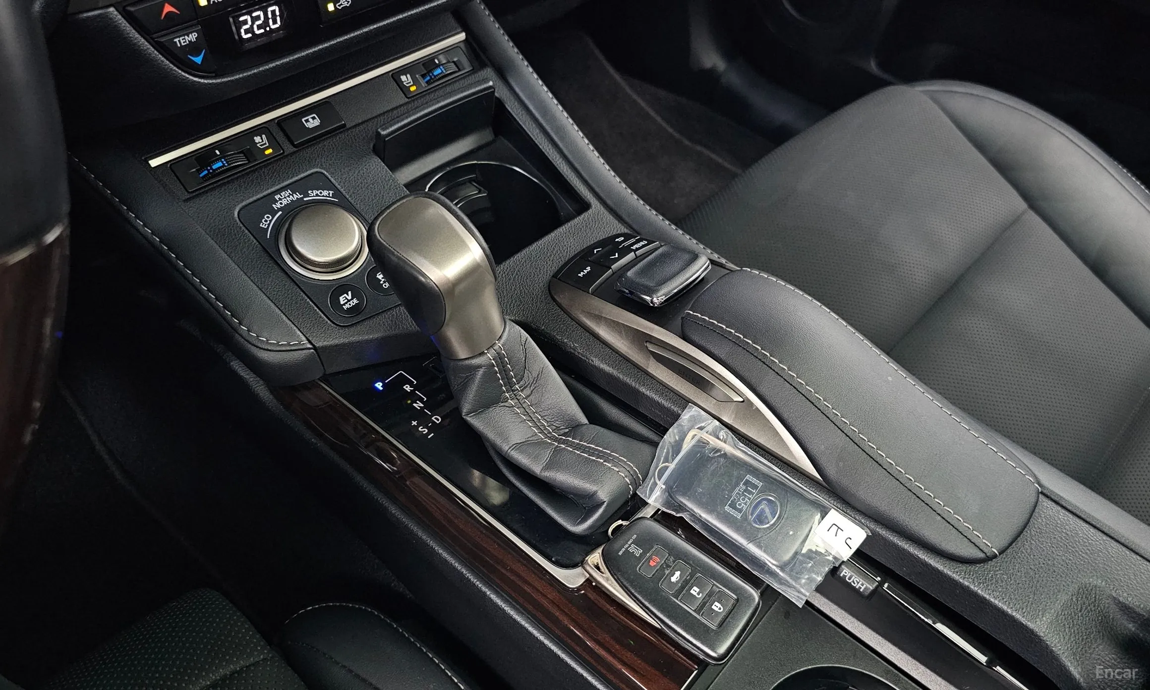 Lexus New ES300h превью 9