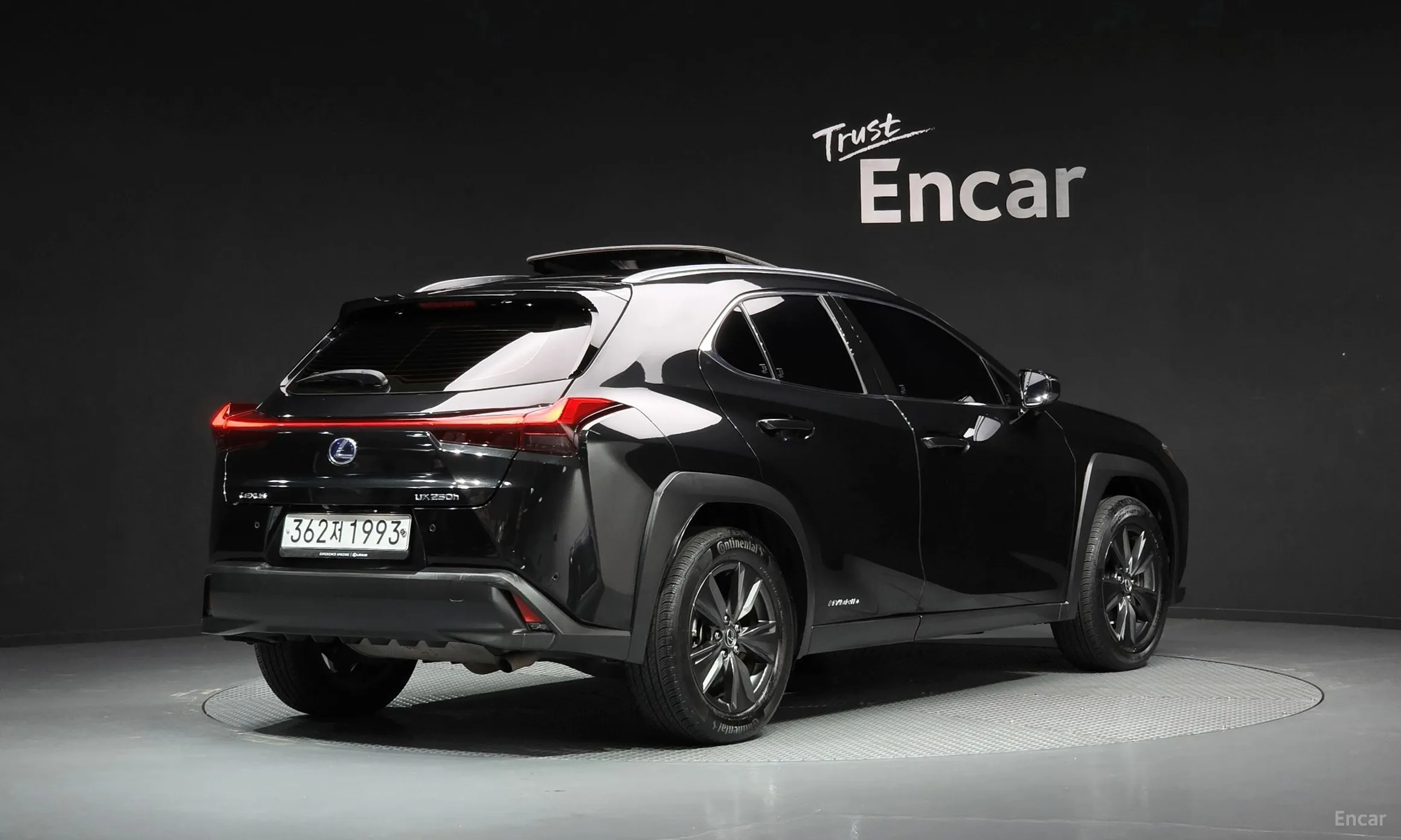 Lexus UX250h превью 2