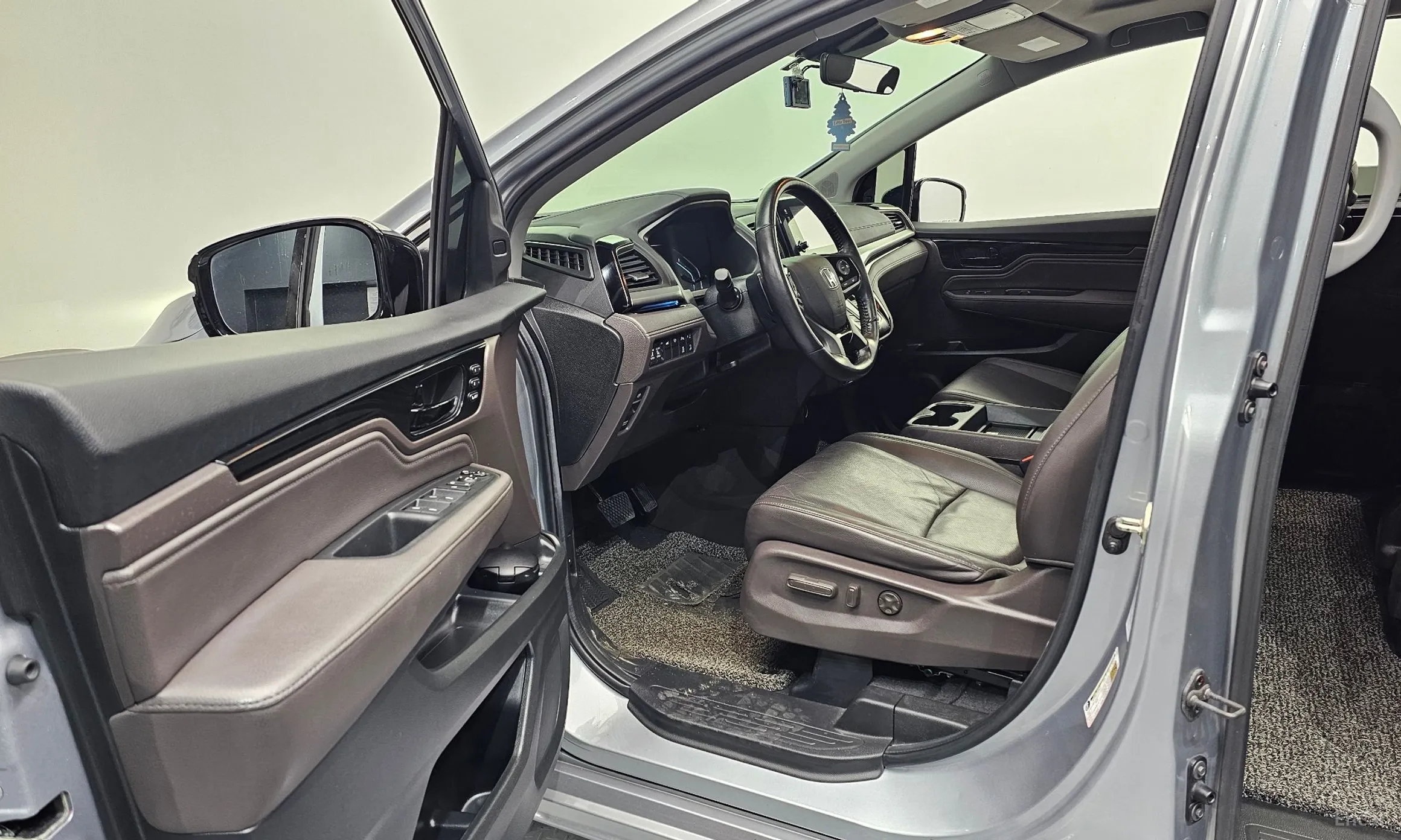 Honda Odyssey превью 10
