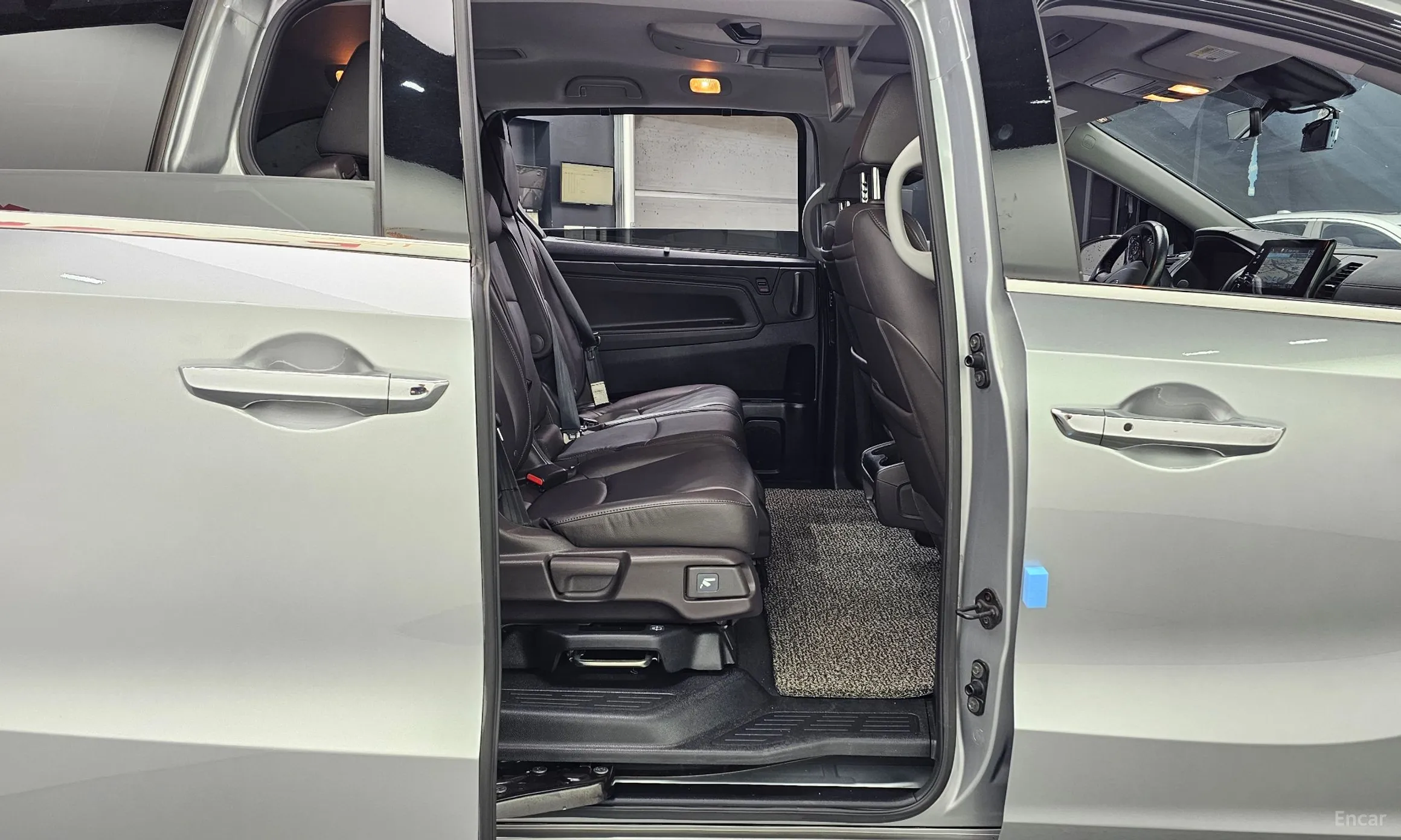 Honda Odyssey превью 12