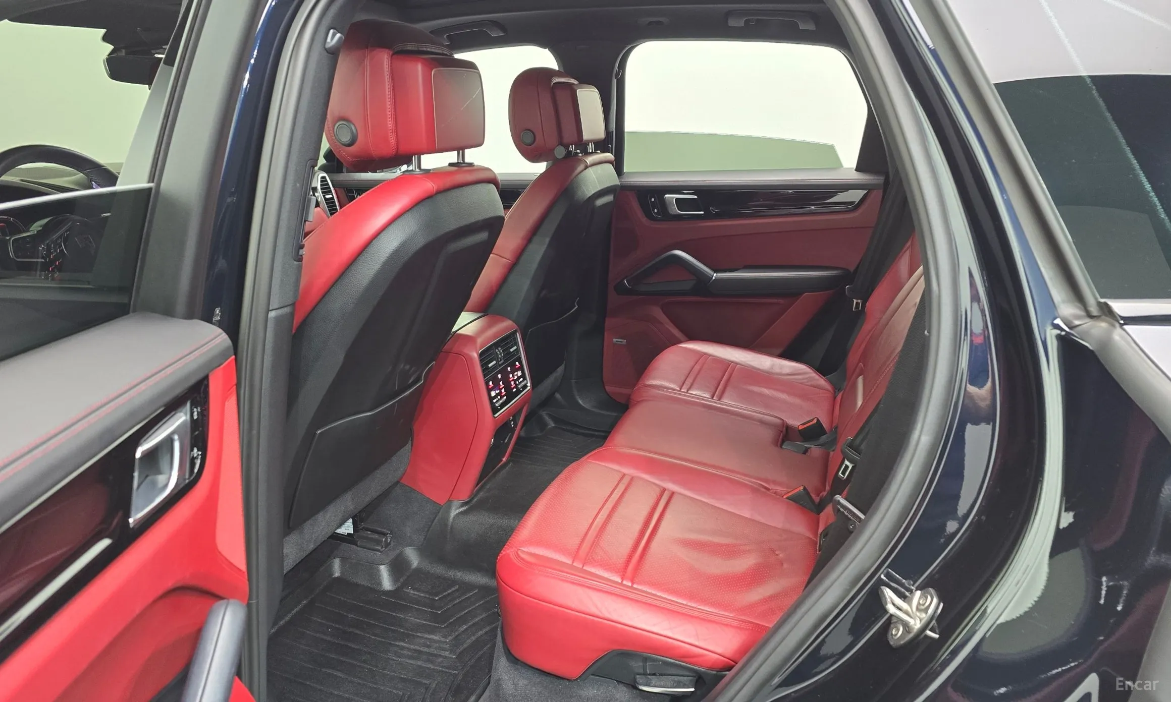 Porsche Cayenne (PO536) превью 11