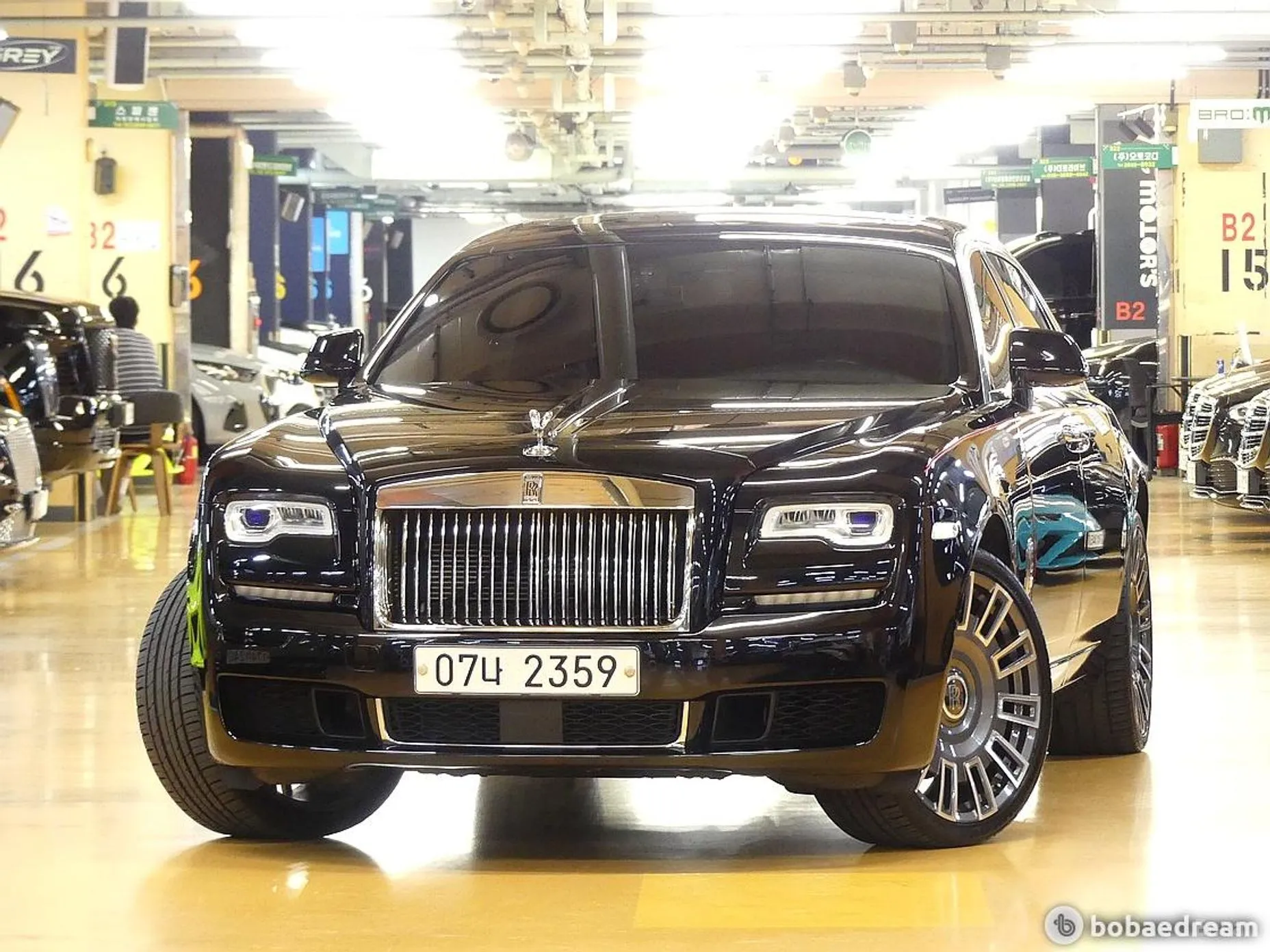 Rolls-Royce Ghost превью 3