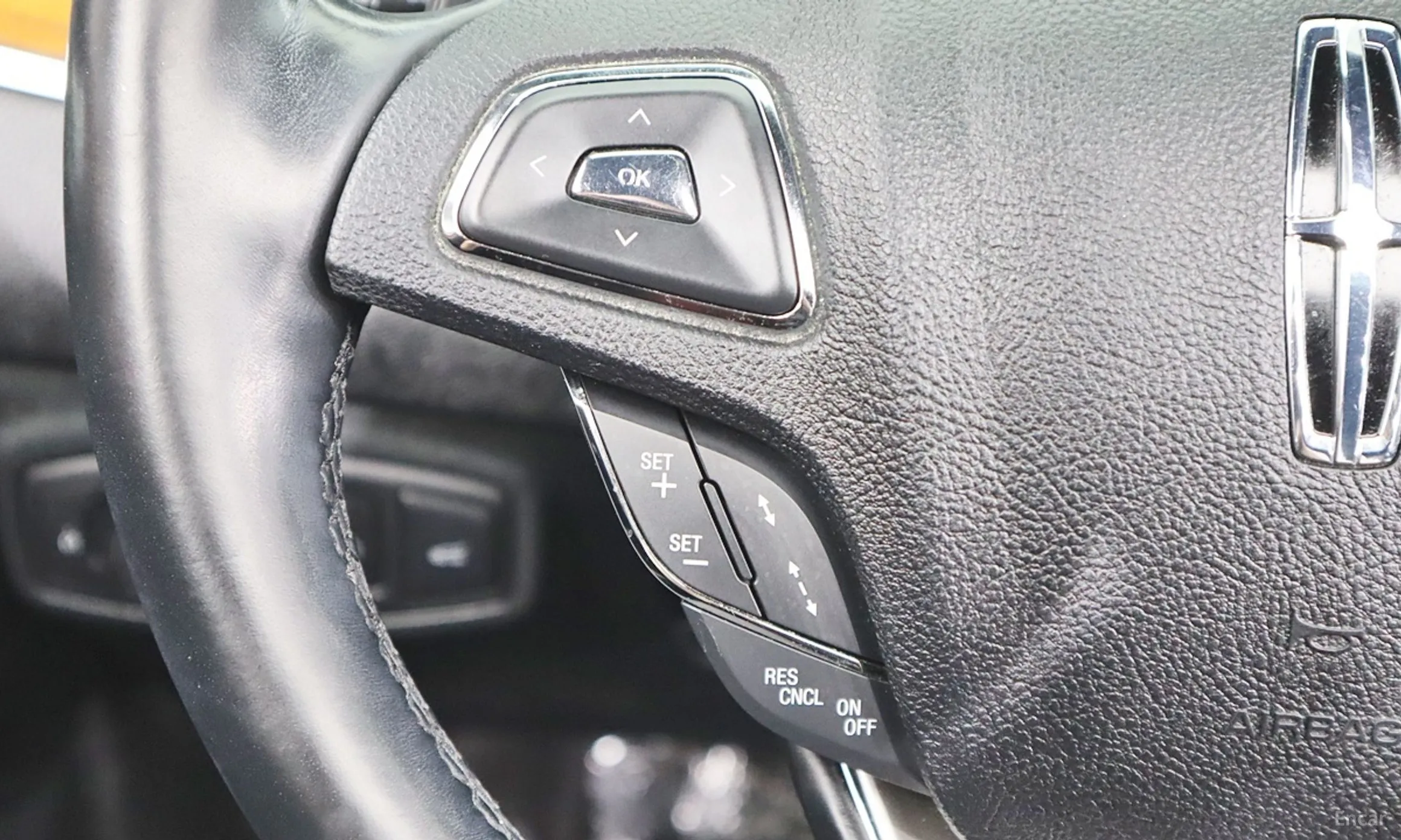 Lincoln MKC превью 11