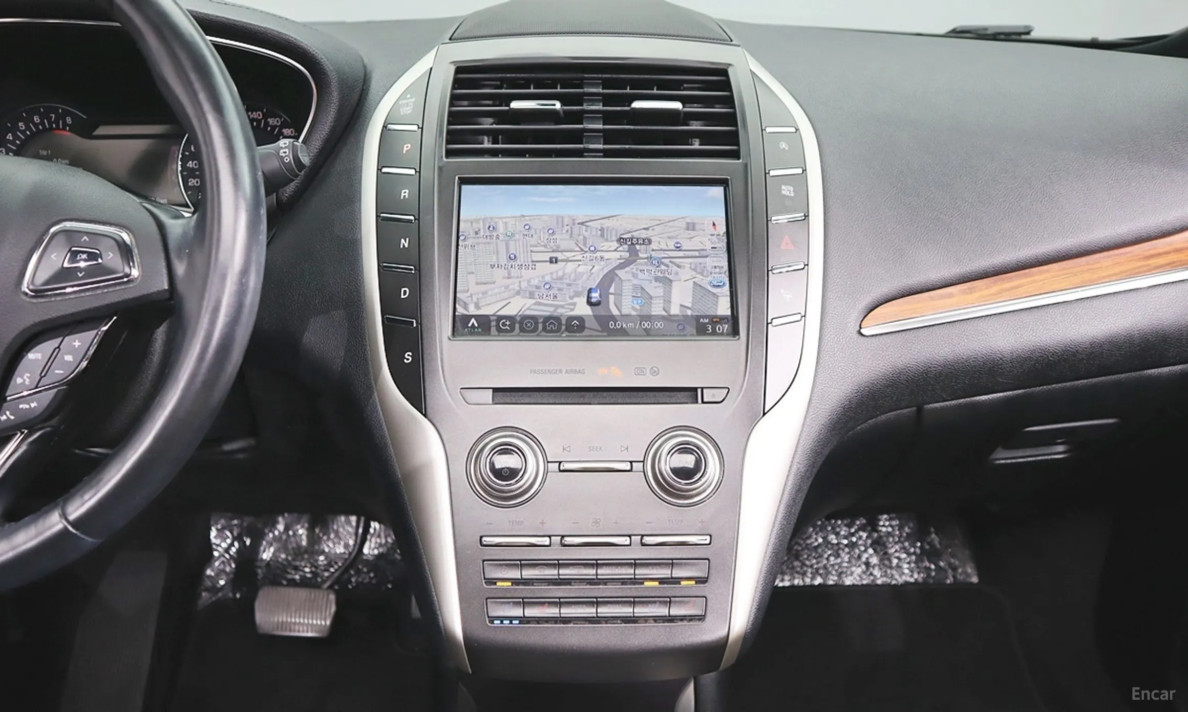Lincoln MKC превью 18