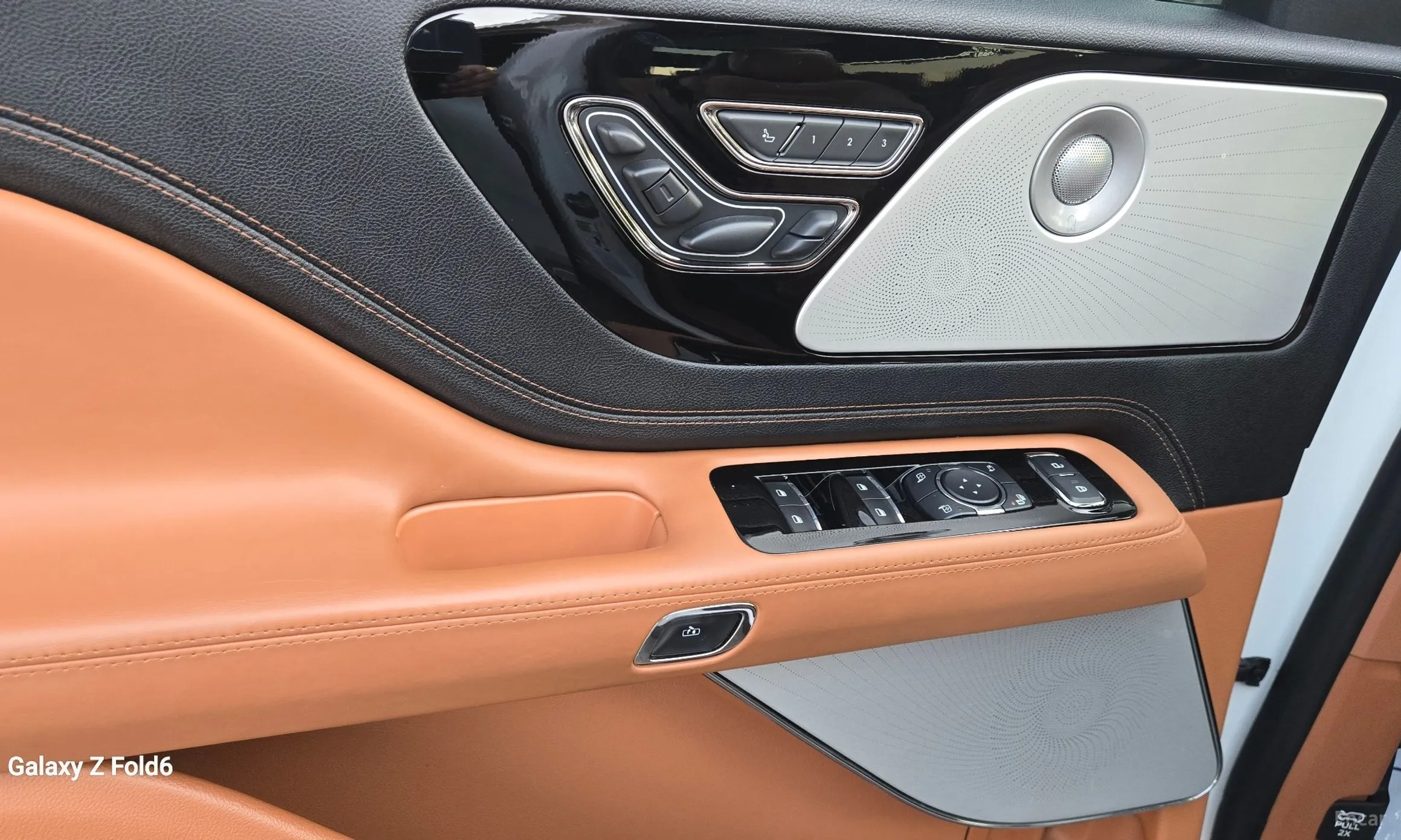 Lincoln Aviator 2nd Generation превью 10