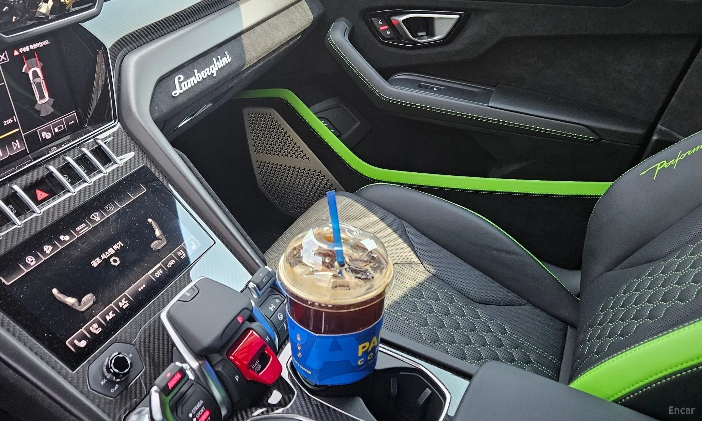 Lamborghini Urus превью 8