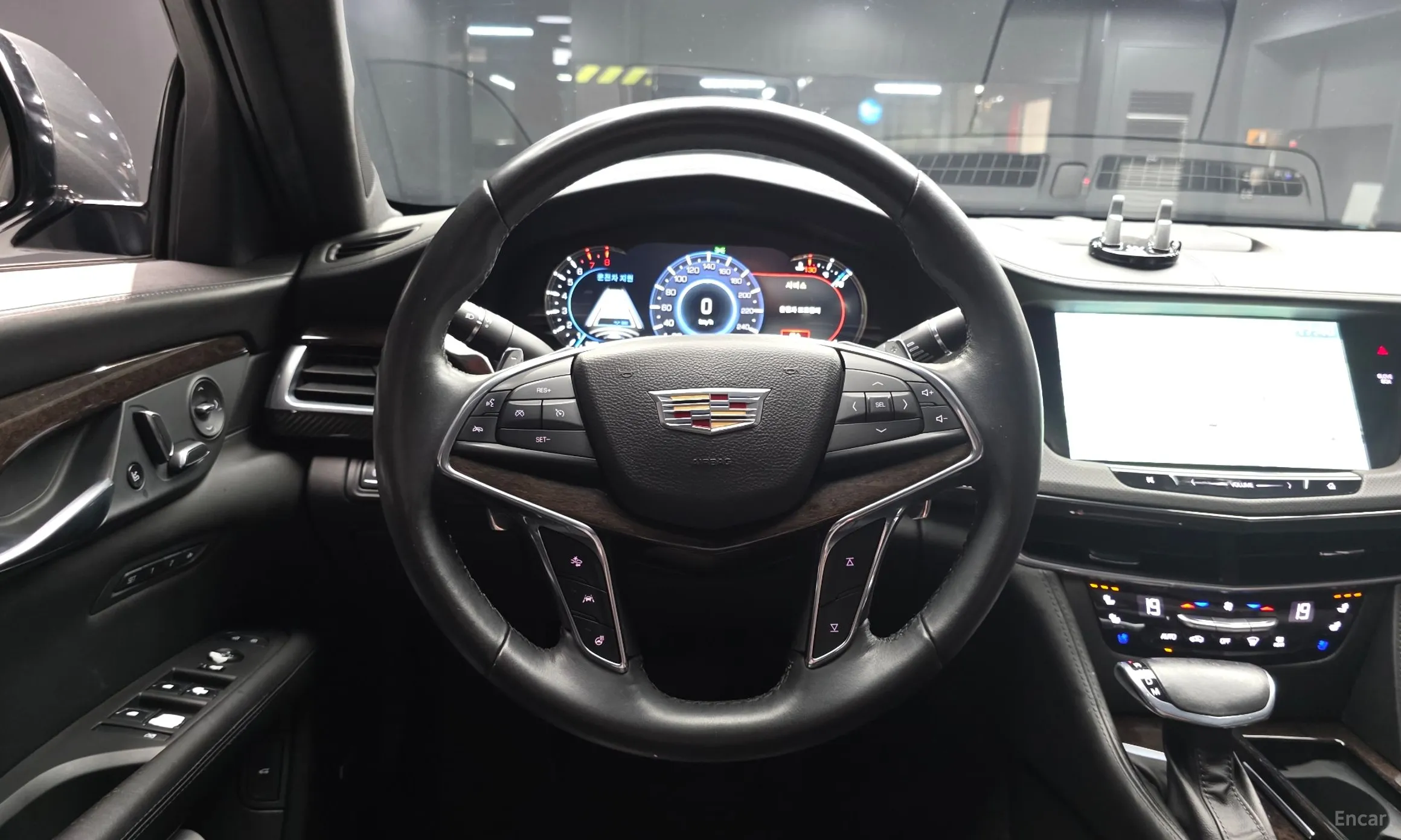 Cadillac CT6 превью 12