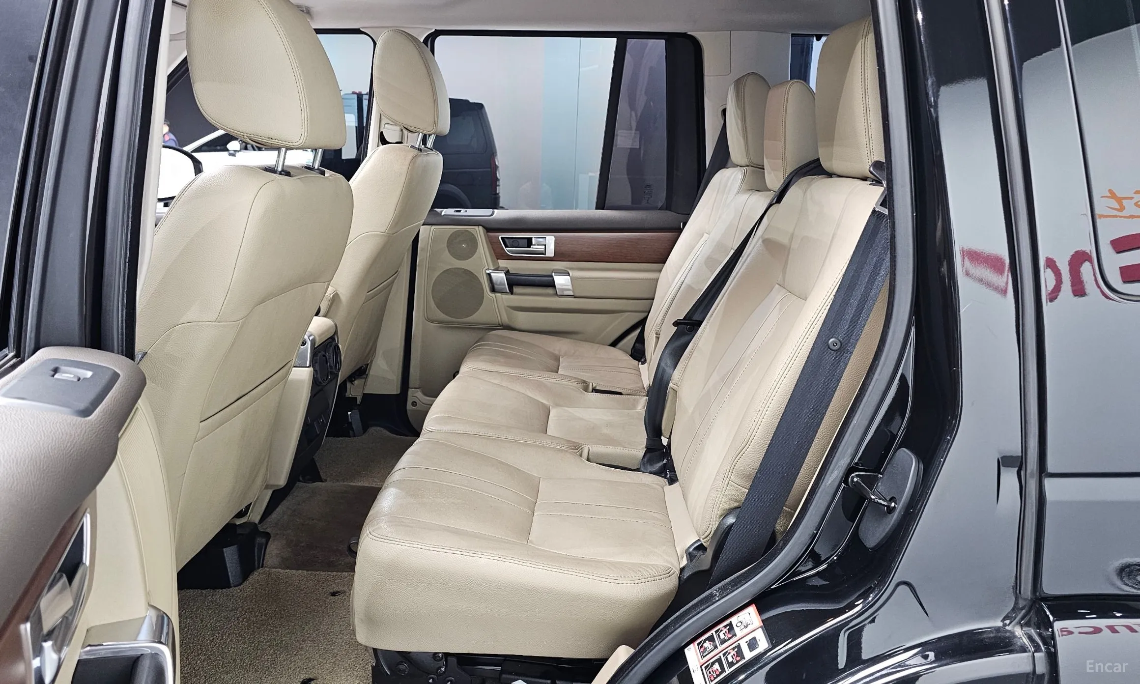 Land Rover Discovery 4 превью 12