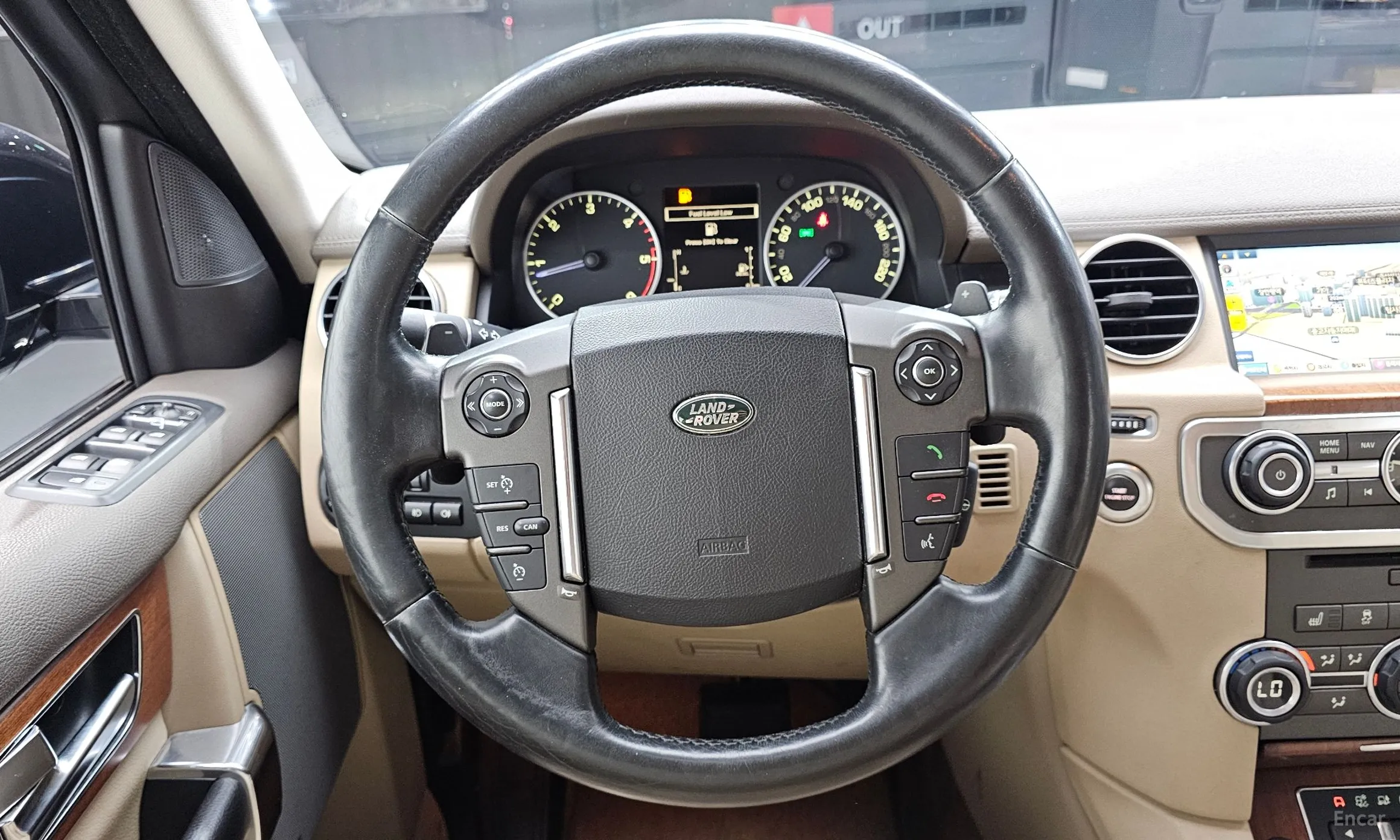 Land Rover Discovery 4 превью 13