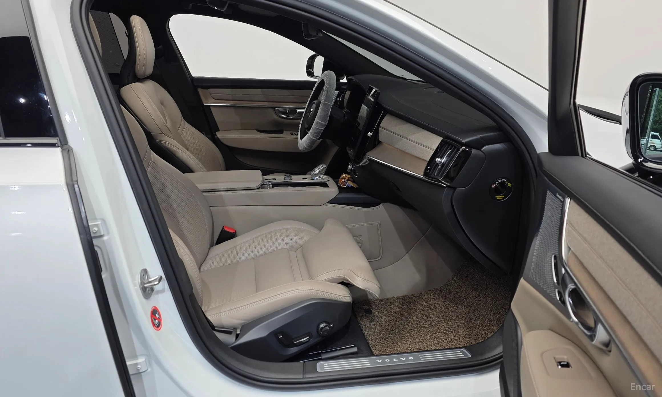 Volvo S90 превью 11