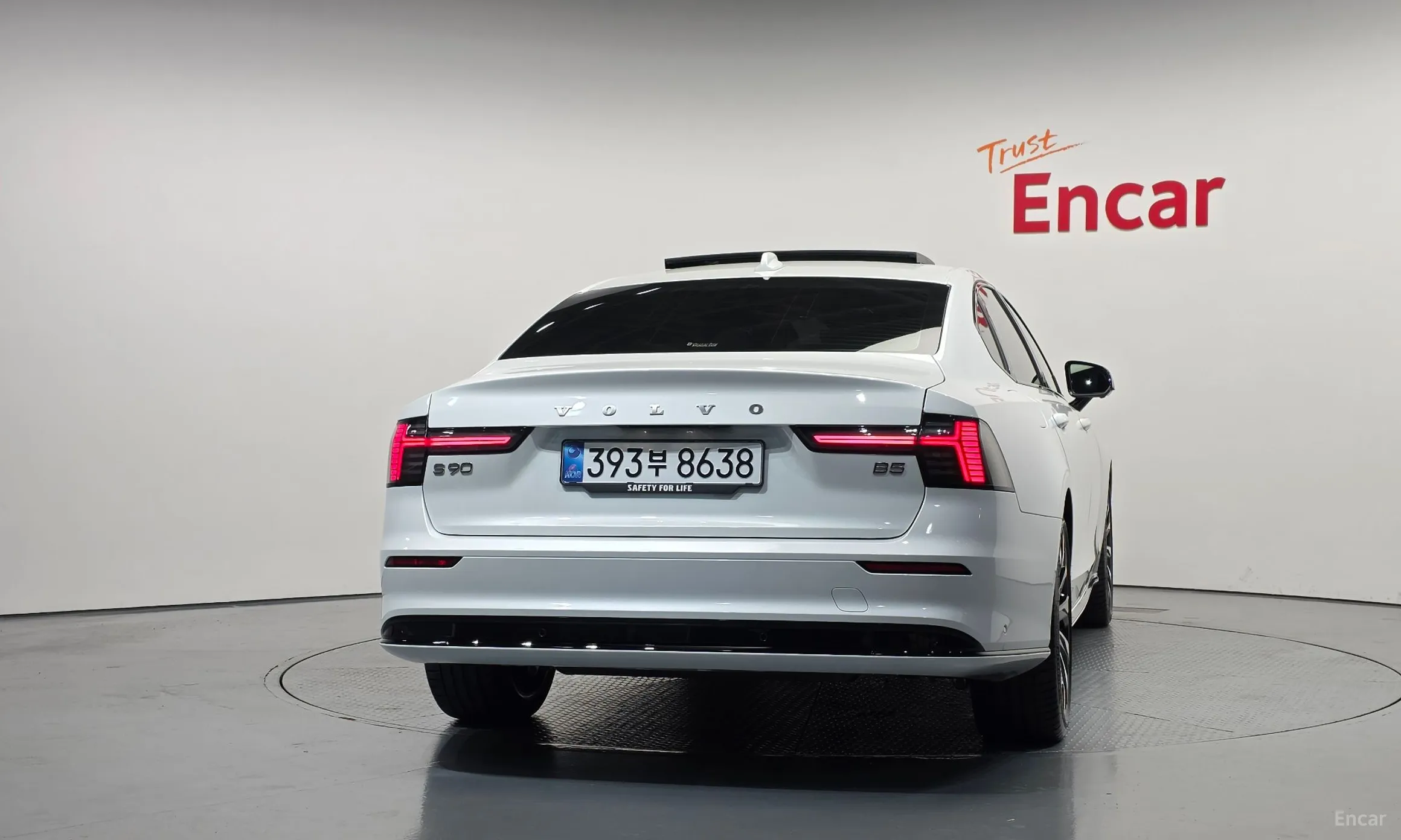 Volvo S90 превью 4