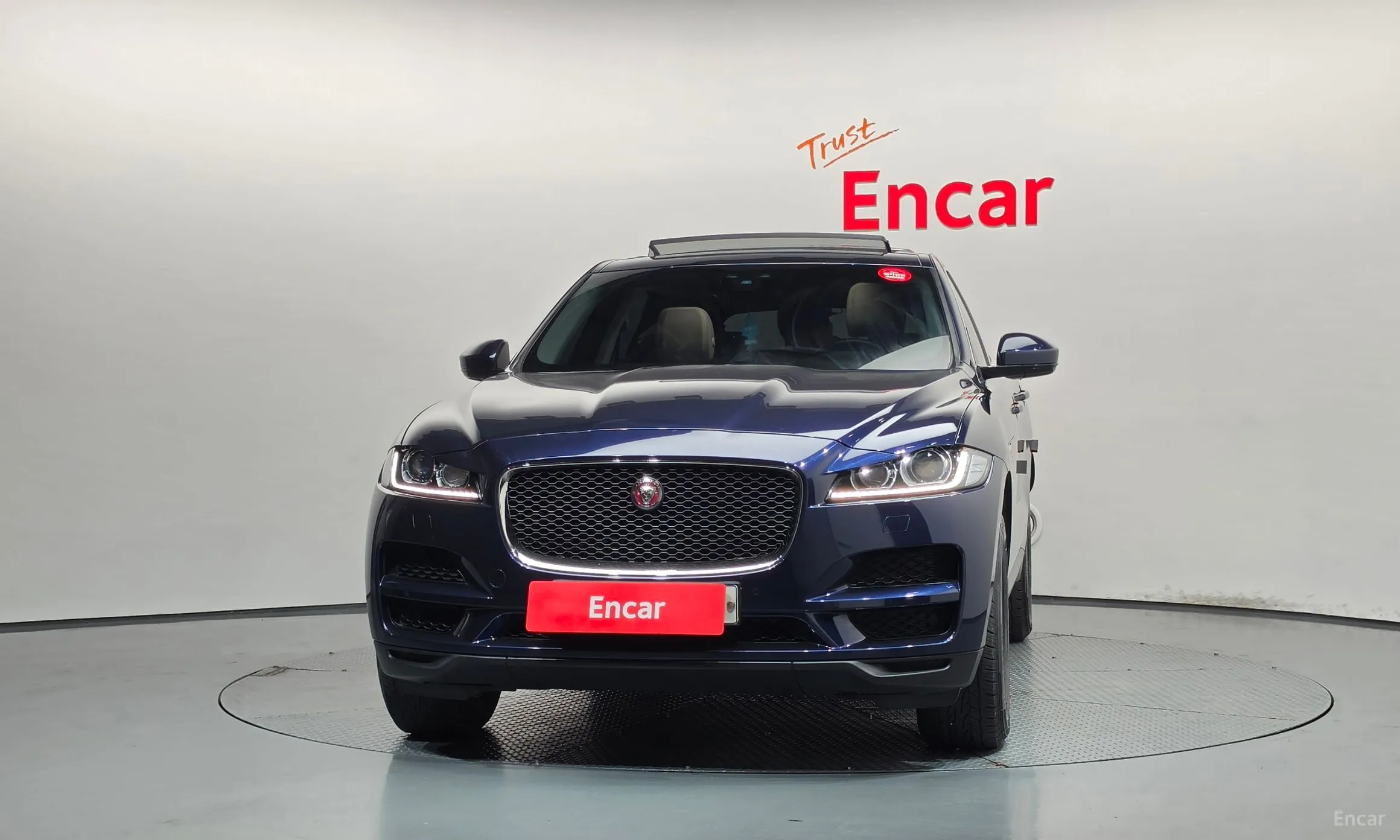 Jaguar F-PACE превью 3