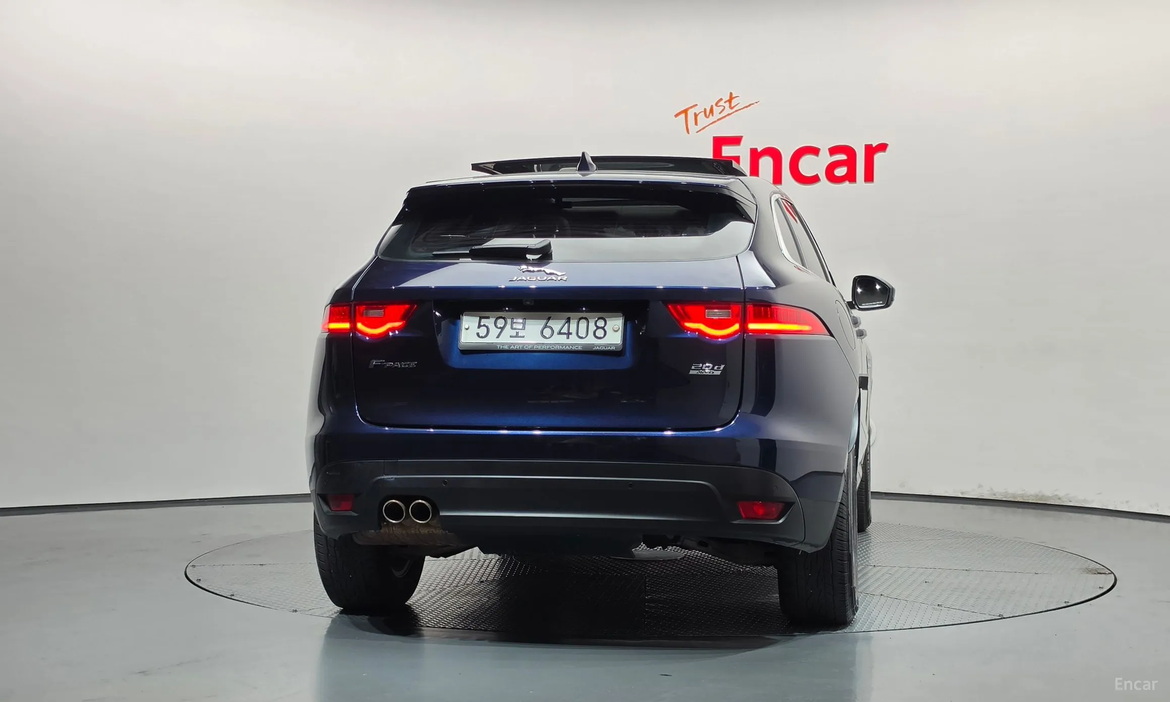 Jaguar F-PACE превью 4