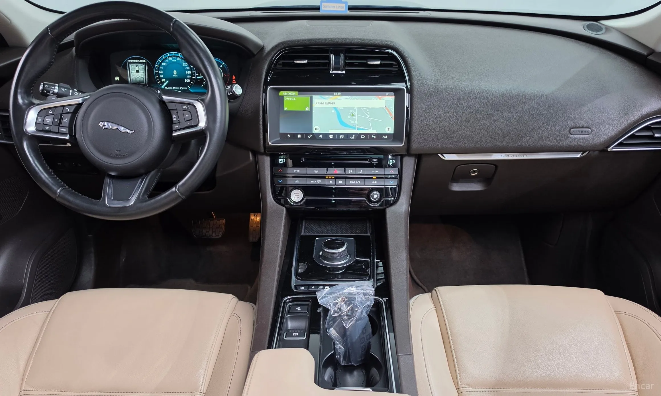 Jaguar F-PACE превью 7