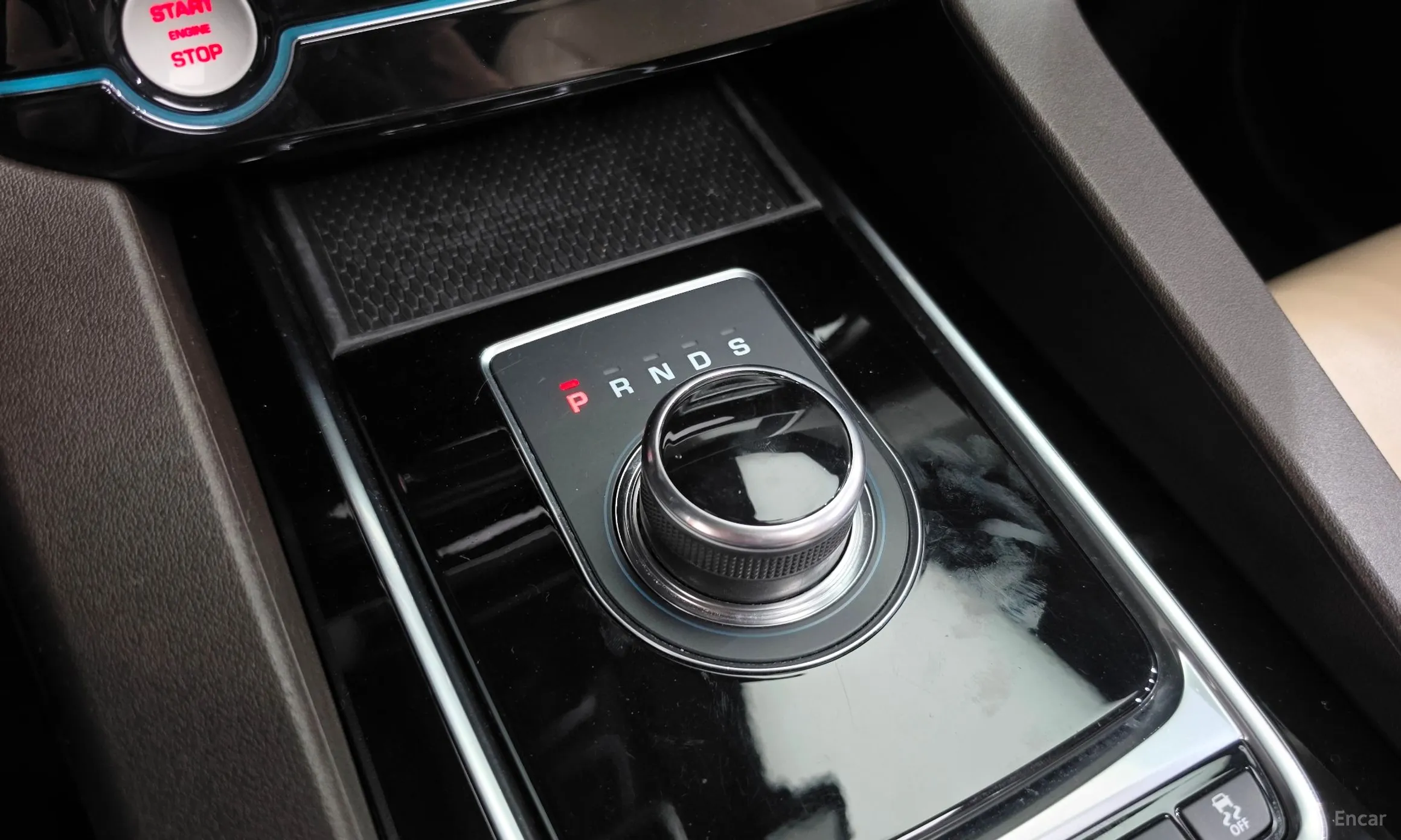 Jaguar F-PACE превью 9