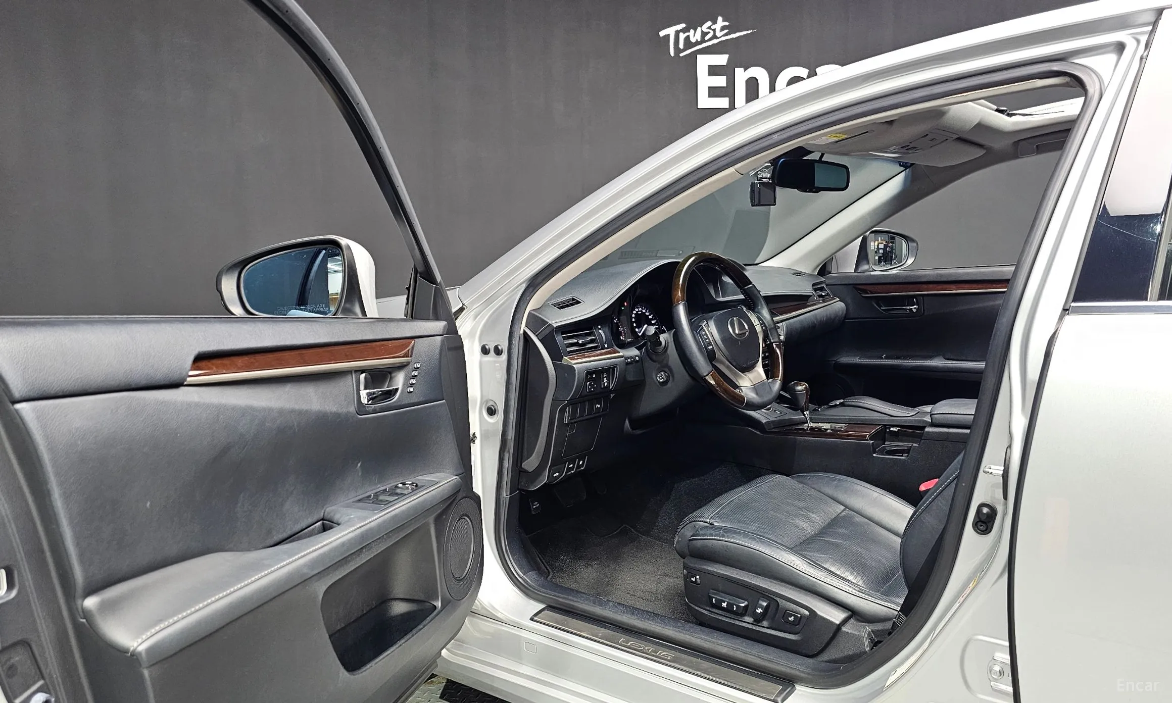 Lexus New ES350 превью 10