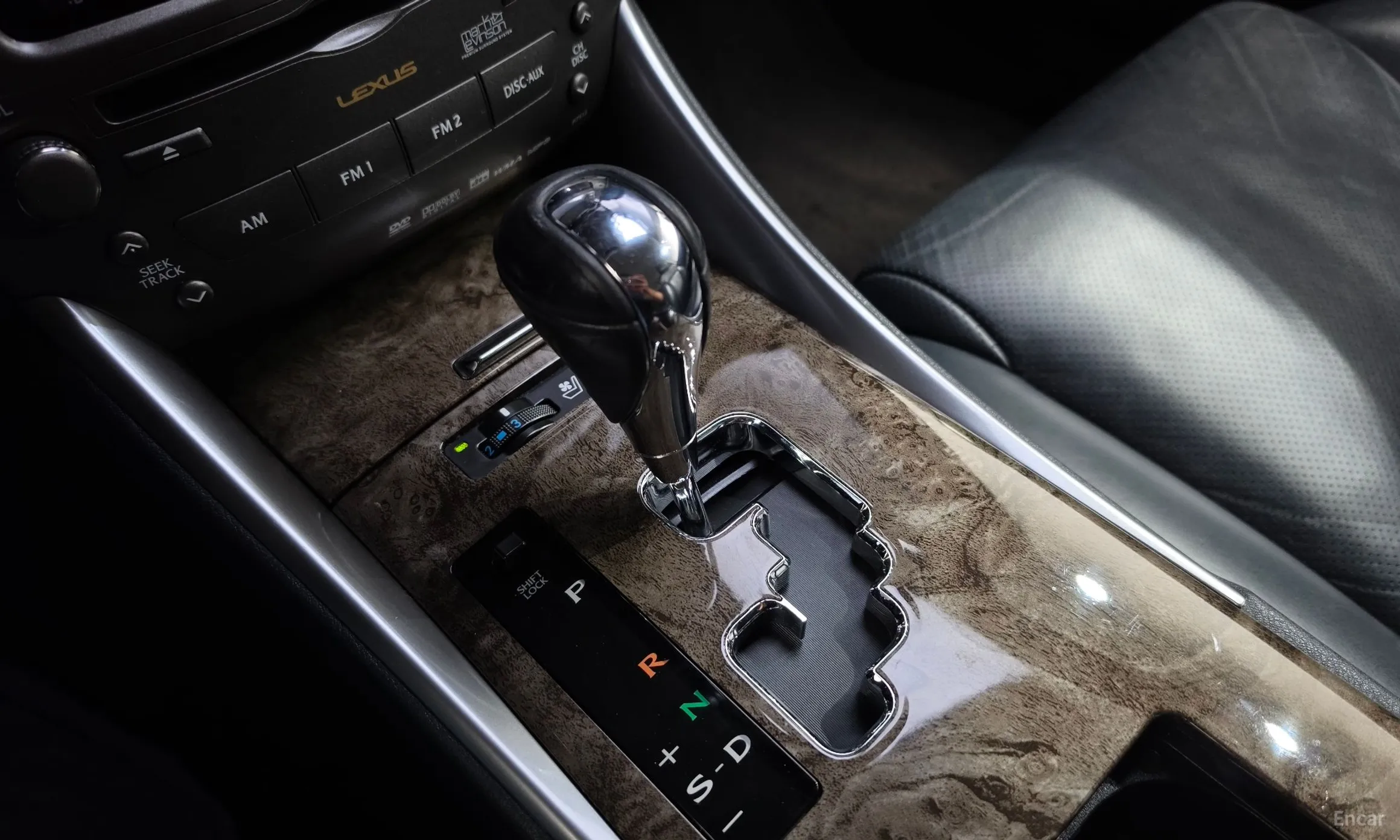 Lexus IS250 превью 9