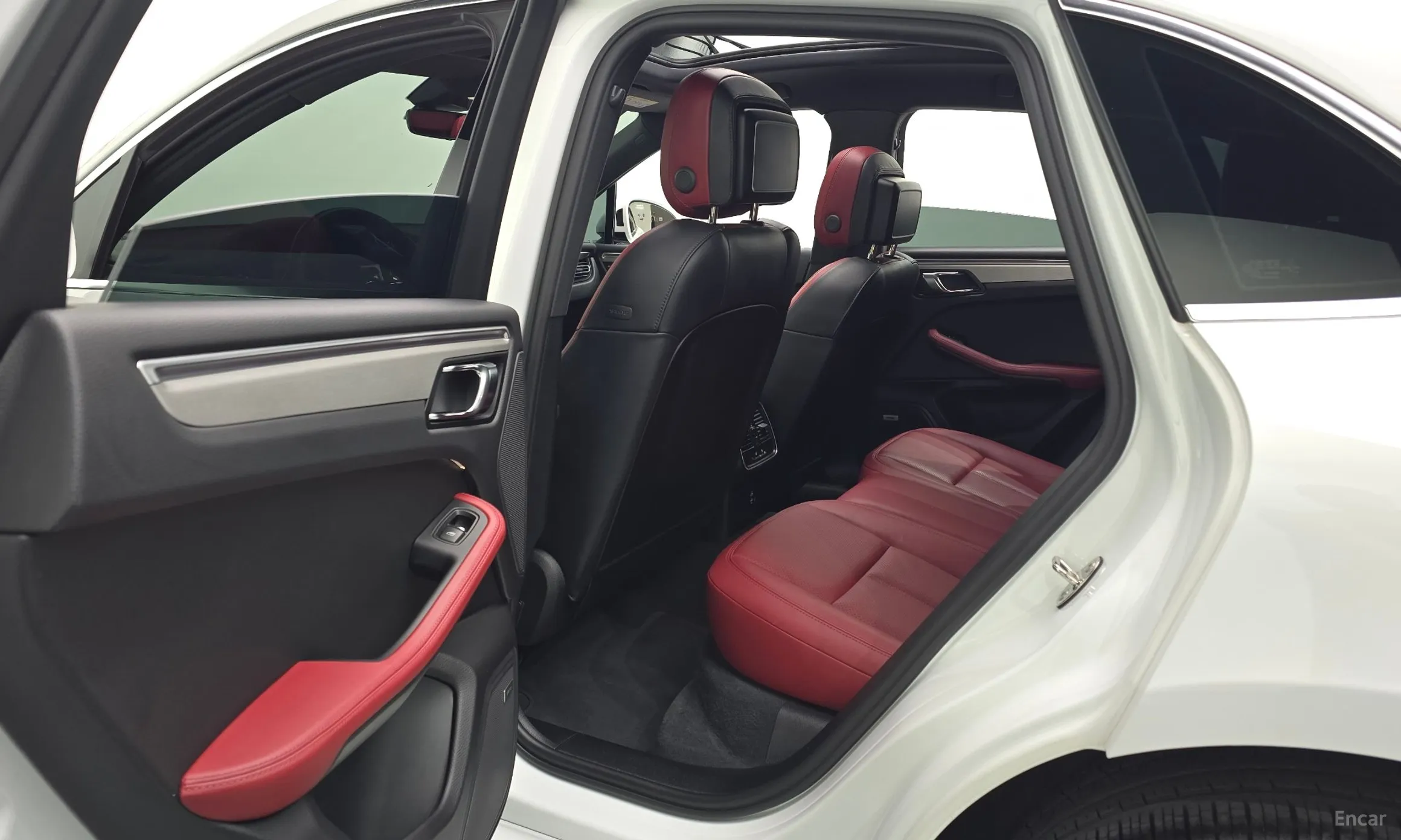Porsche Macan превью 12