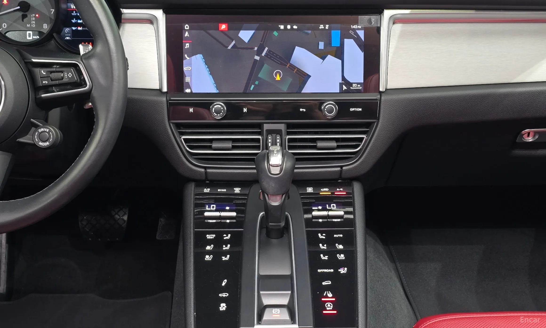 Porsche Macan превью 14