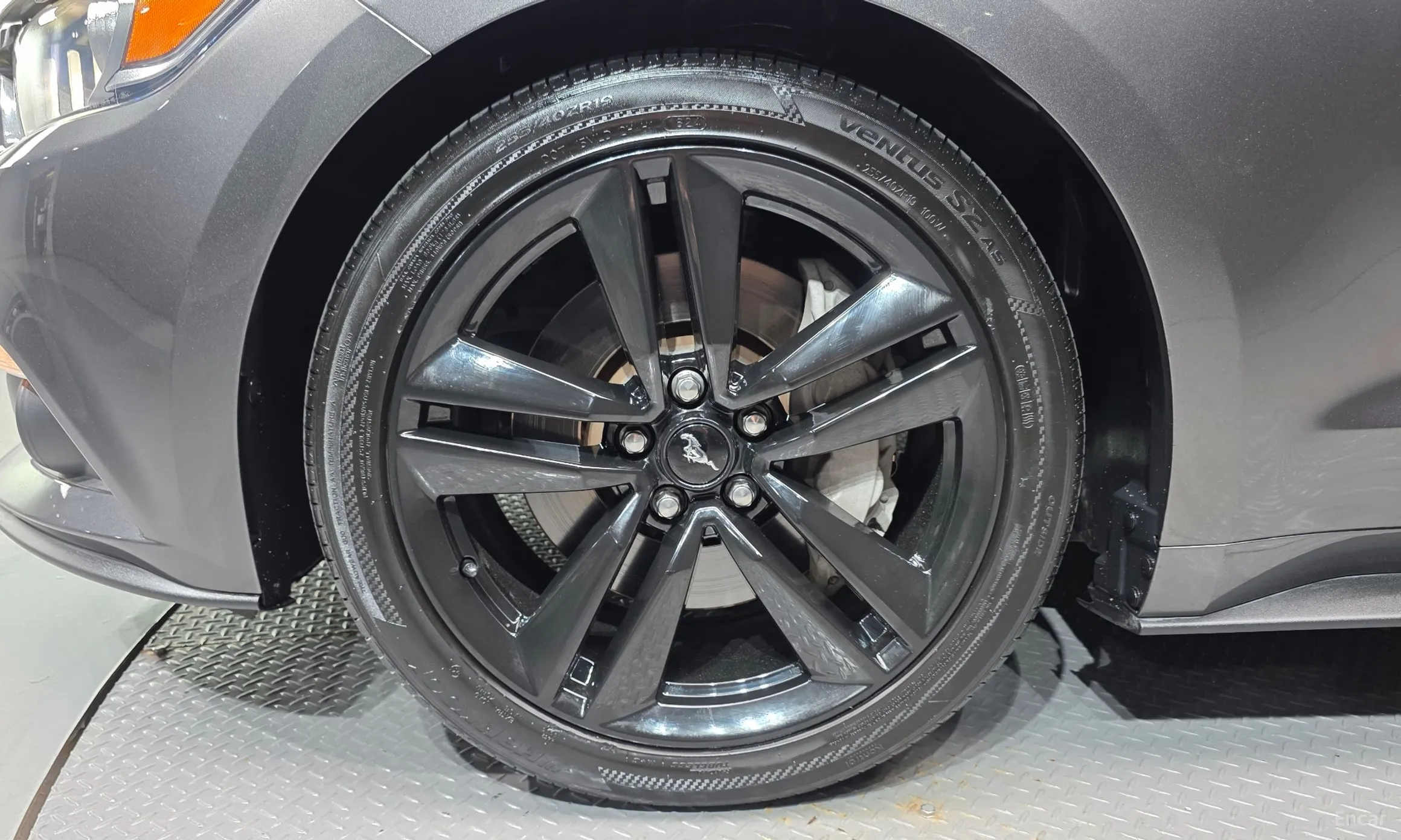 Ford Mustang превью 5