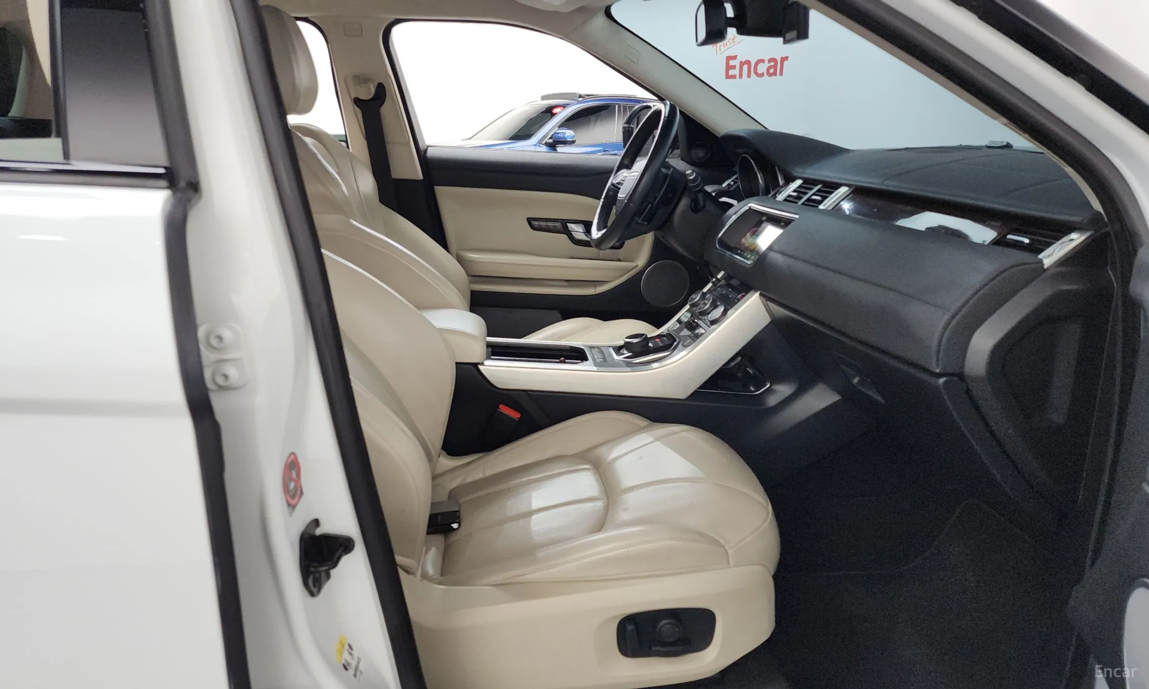 Land Rover Range Rover Evoque превью 11