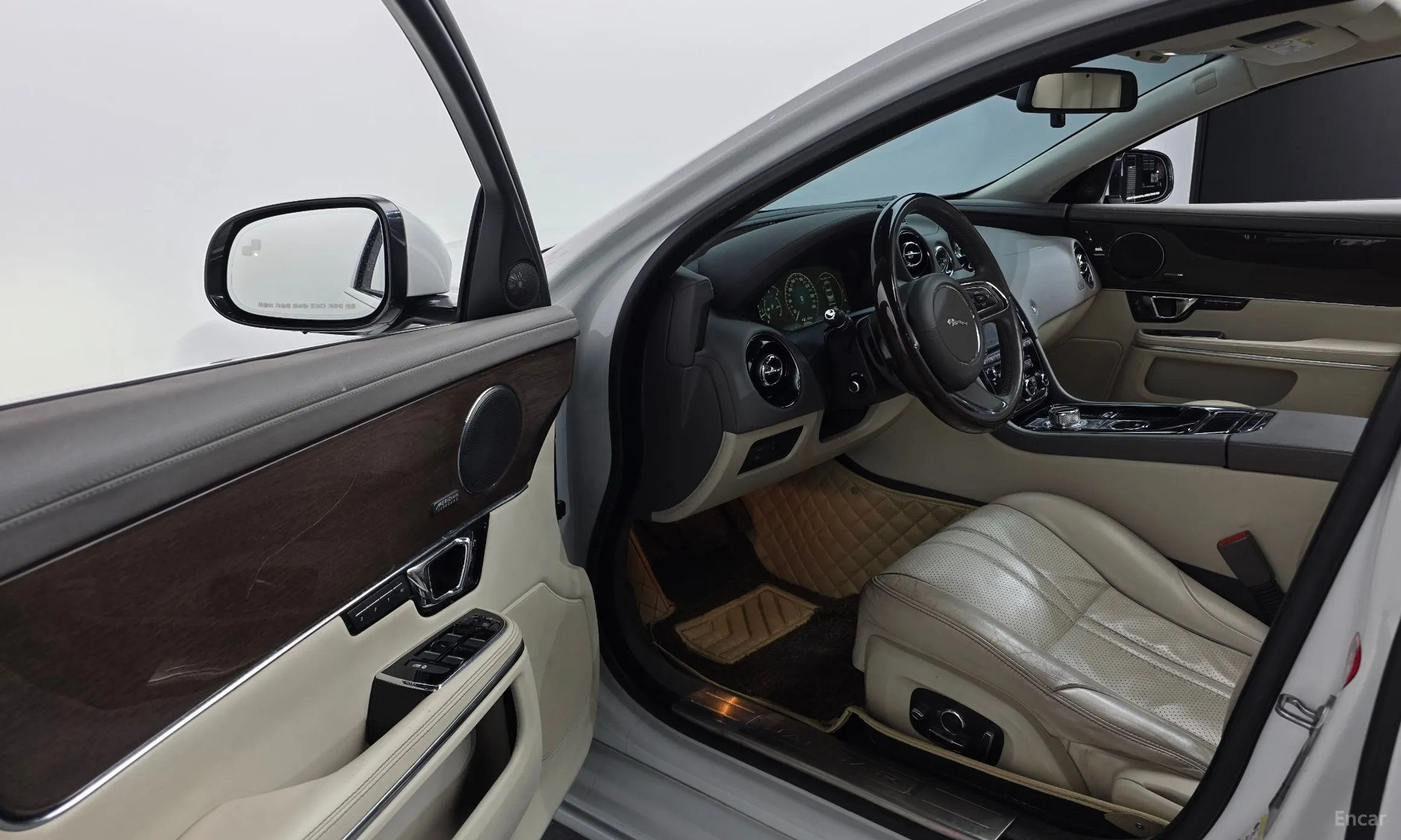 Jaguar All New XJ превью 10