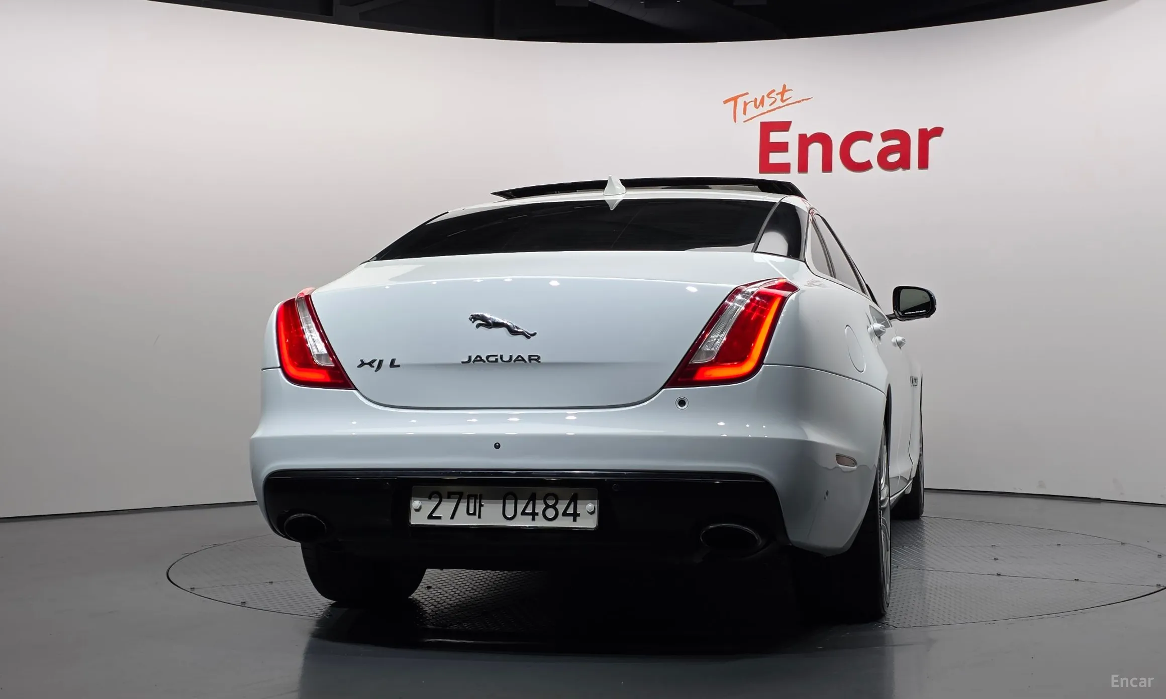 Jaguar All New XJ превью 4