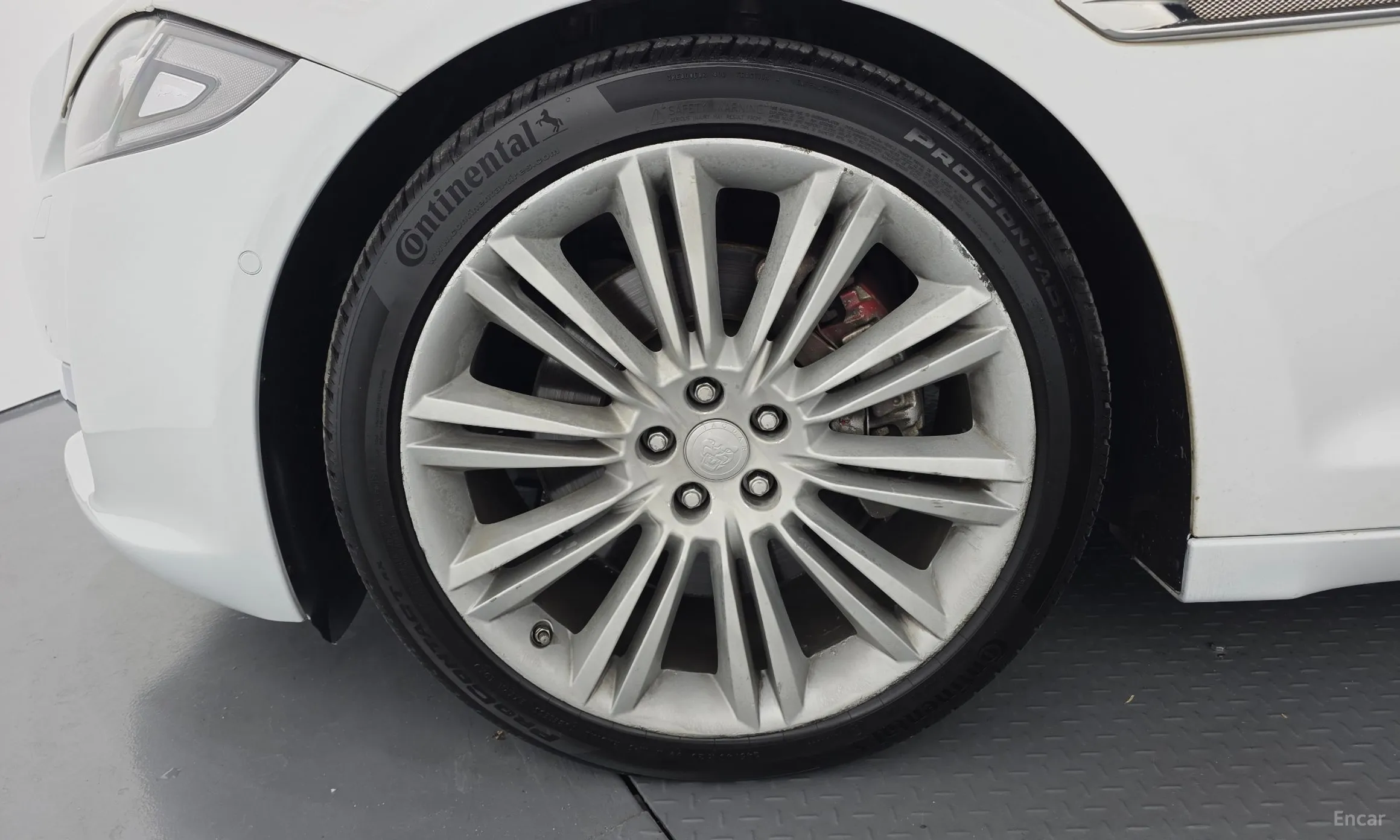 Jaguar All New XJ превью 5