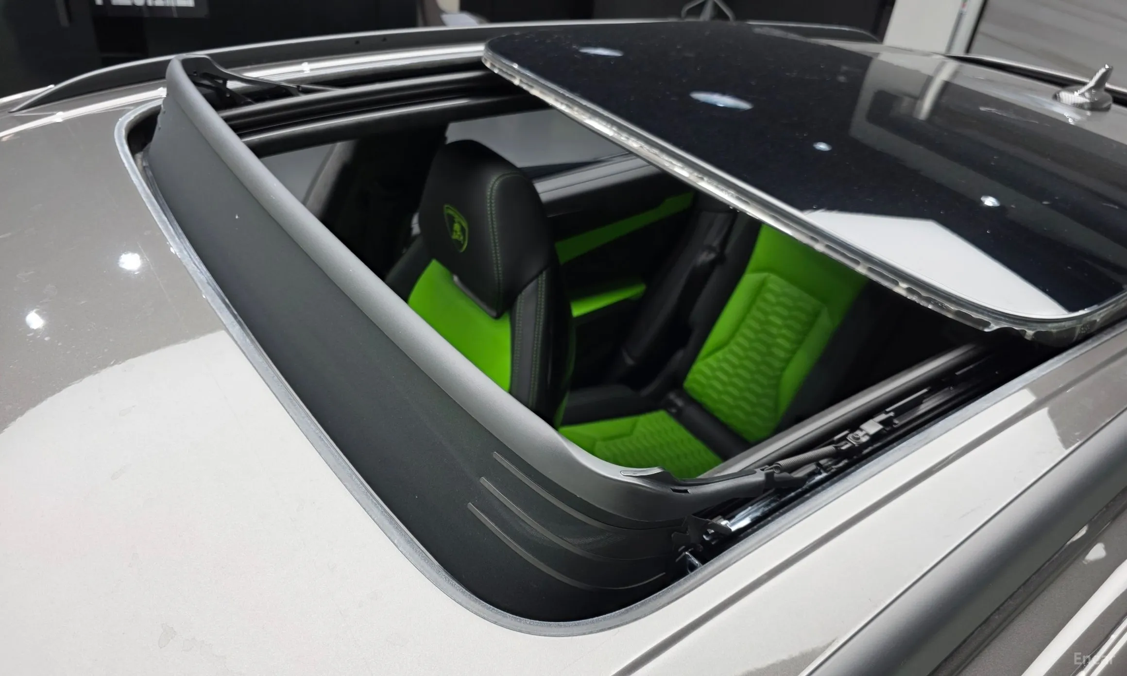 Lamborghini Urus превью 19