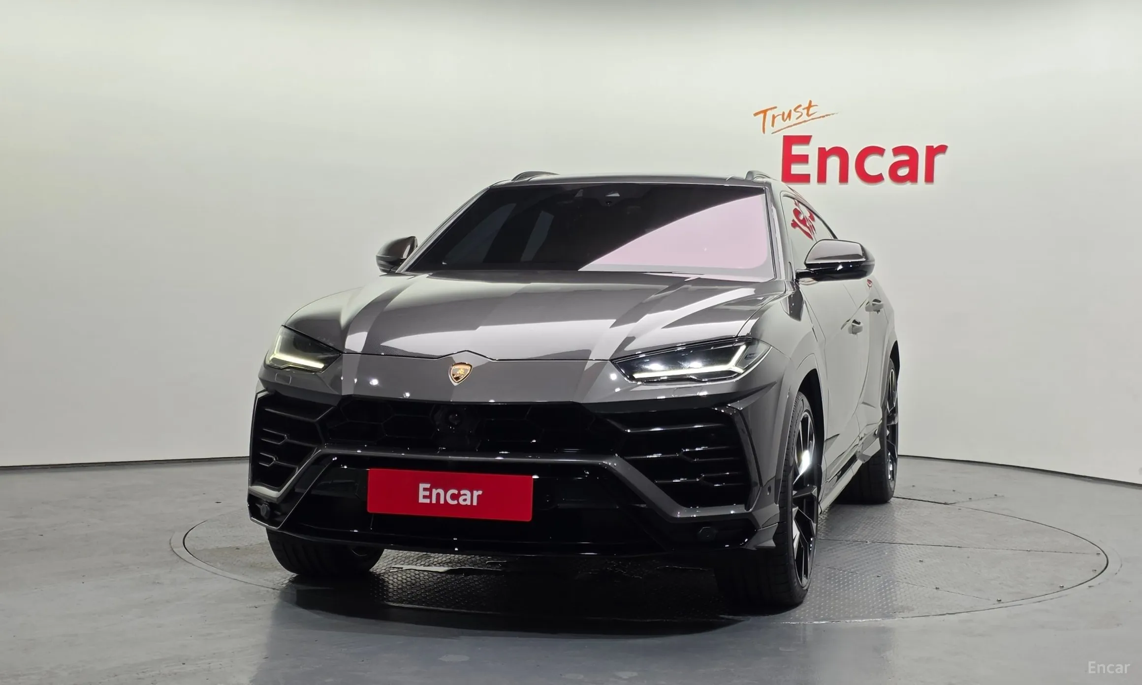 Lamborghini Urus превью 3