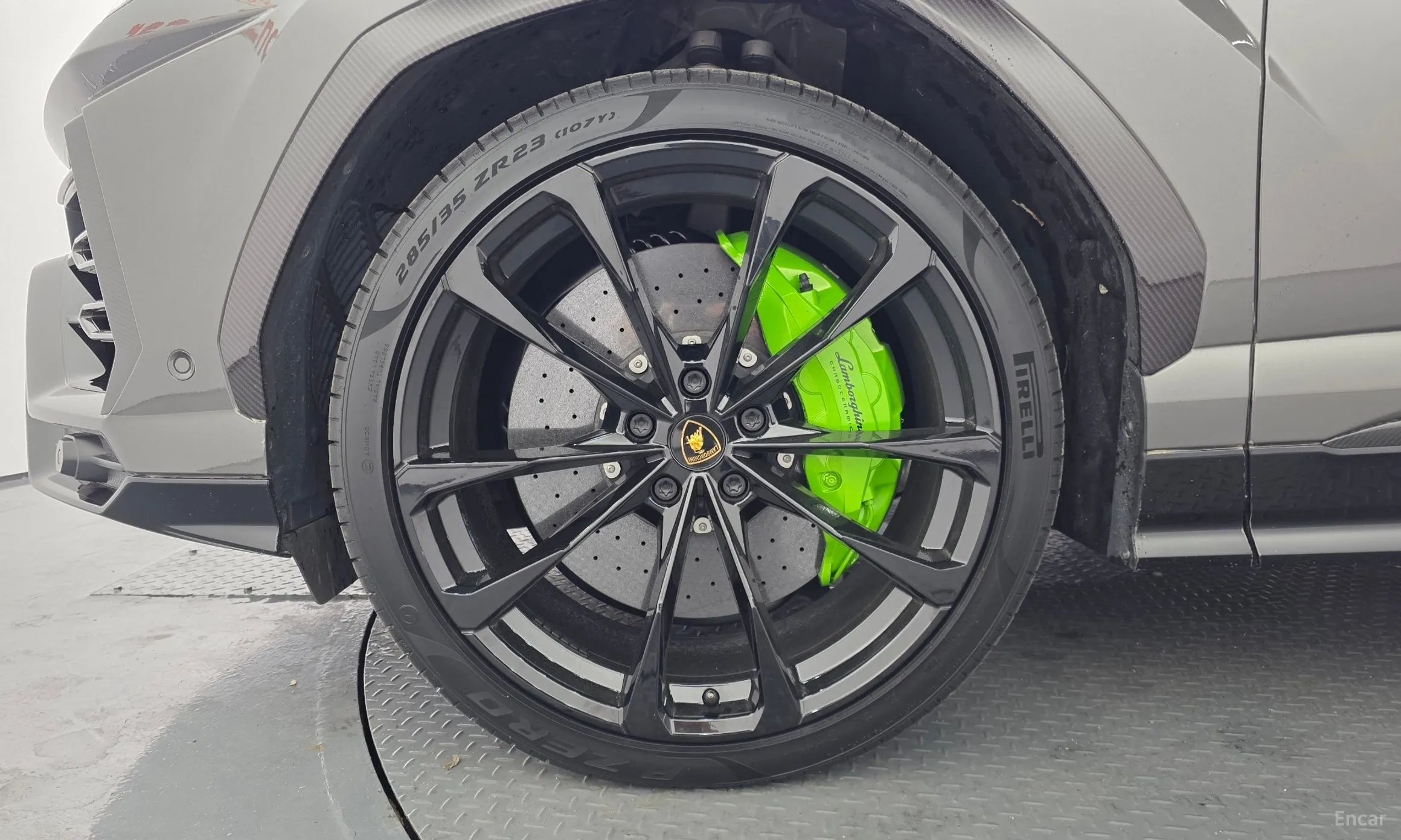 Lamborghini Urus превью 5