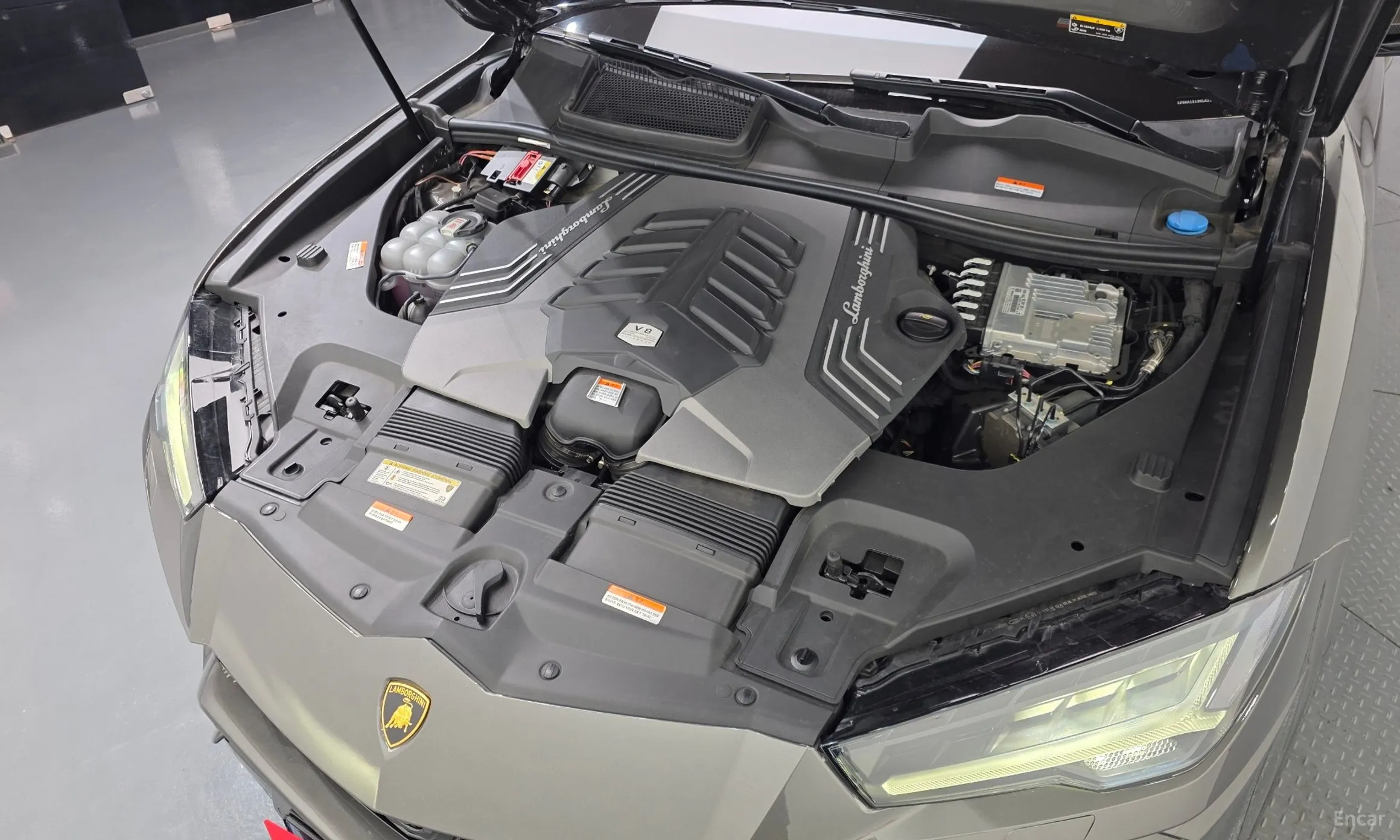 Lamborghini Urus превью 6