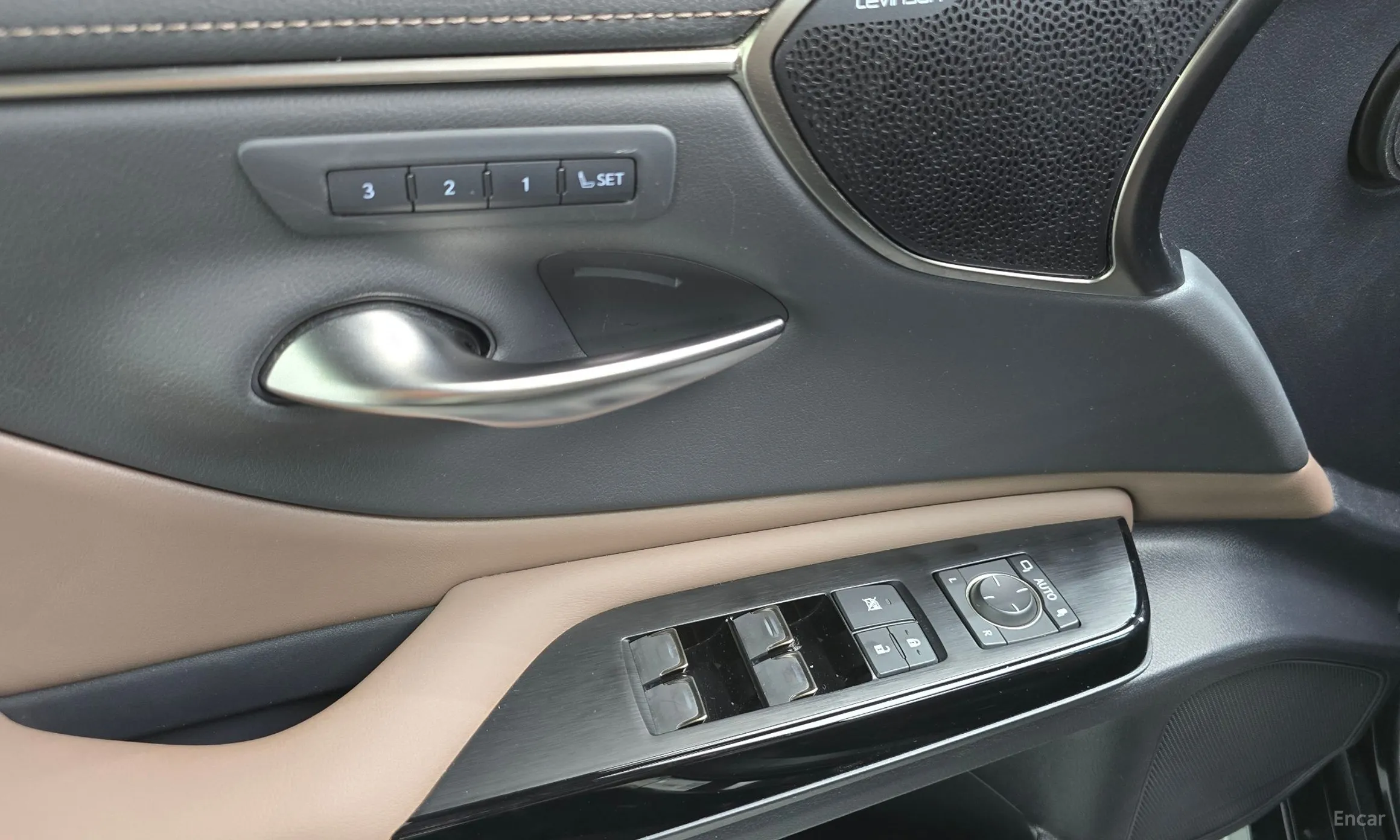 Lexus ES300h 7th Generation превью 17