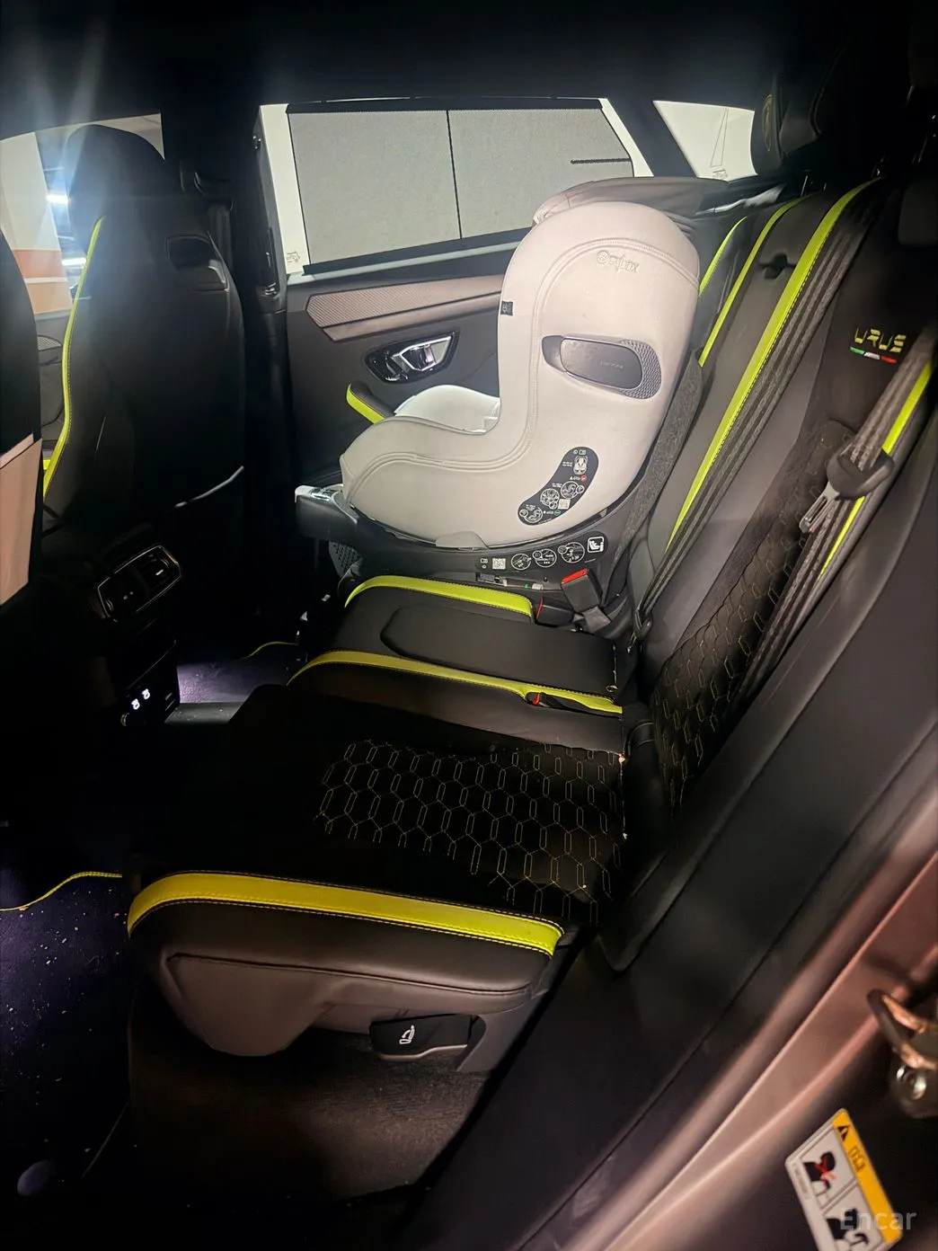 Lamborghini Urus превью 9