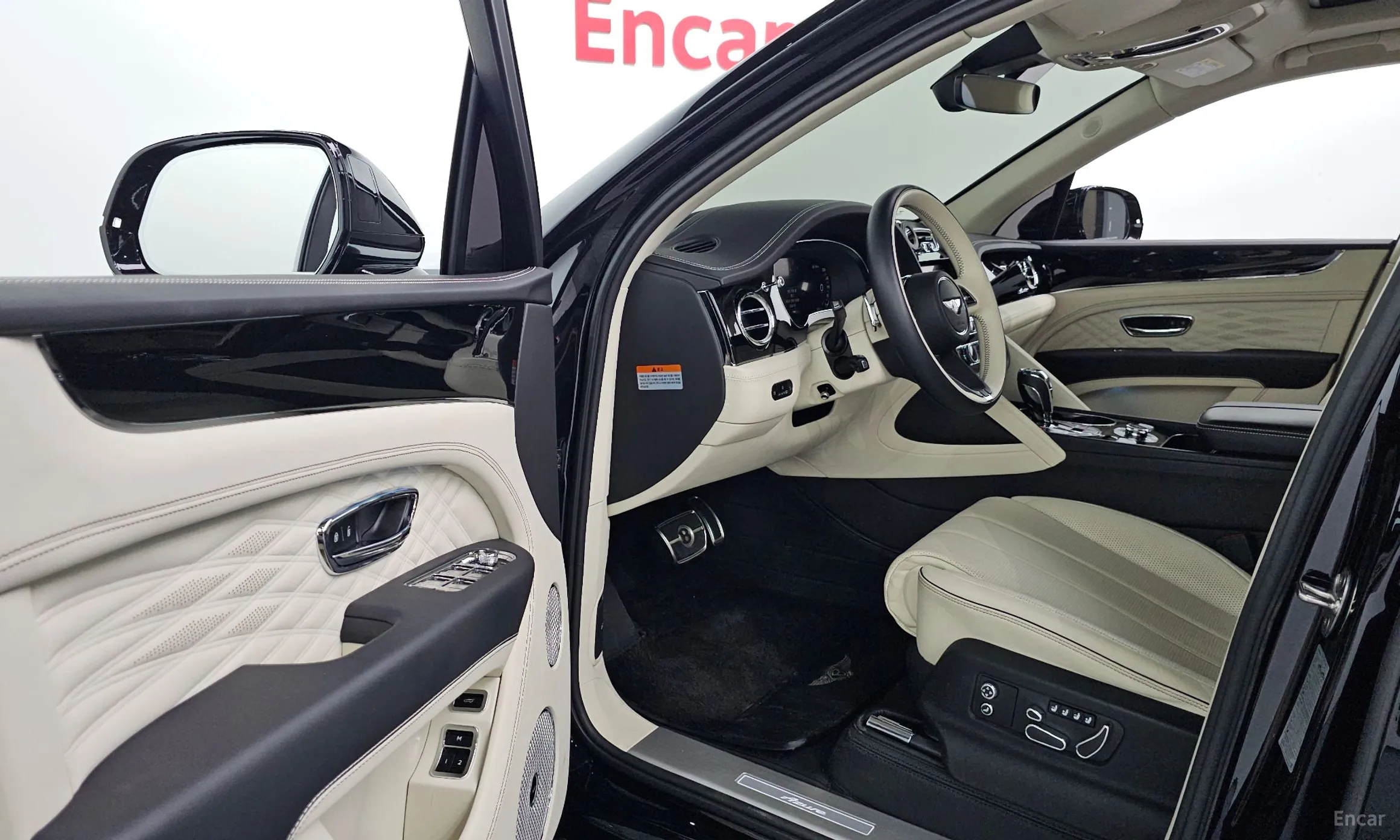 Bentley Bentayga превью 10
