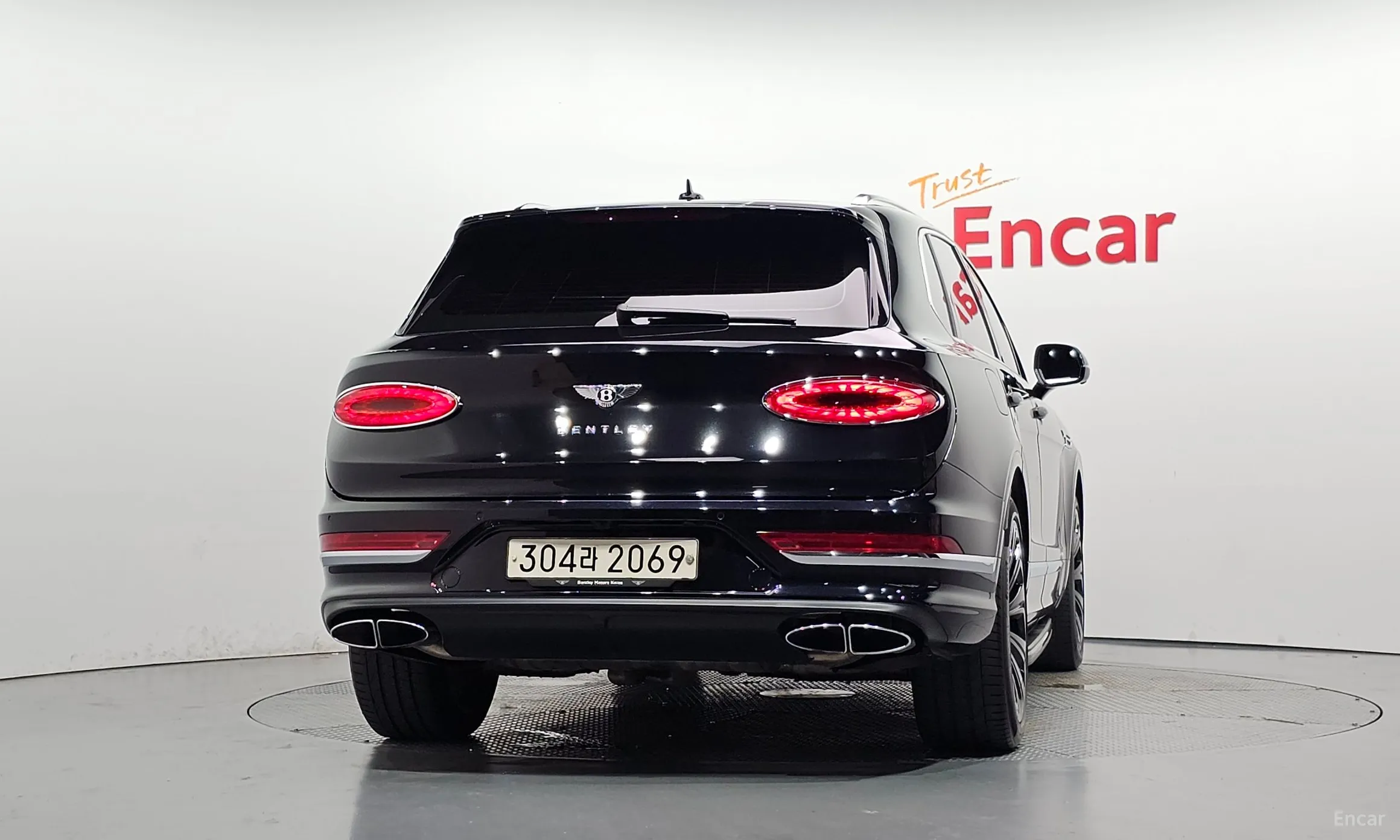 Bentley Bentayga превью 4